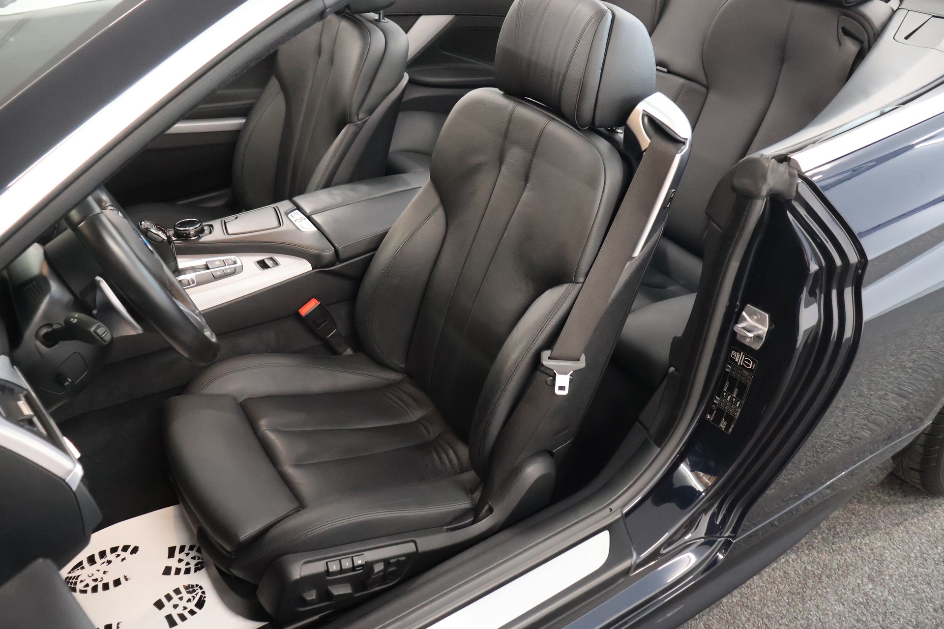 BMW 640i Cabrio xDrive M Sport Edition-image-13