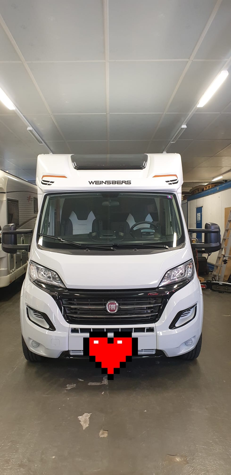 FIAT Weinsberg R58 Cara suite-image-1