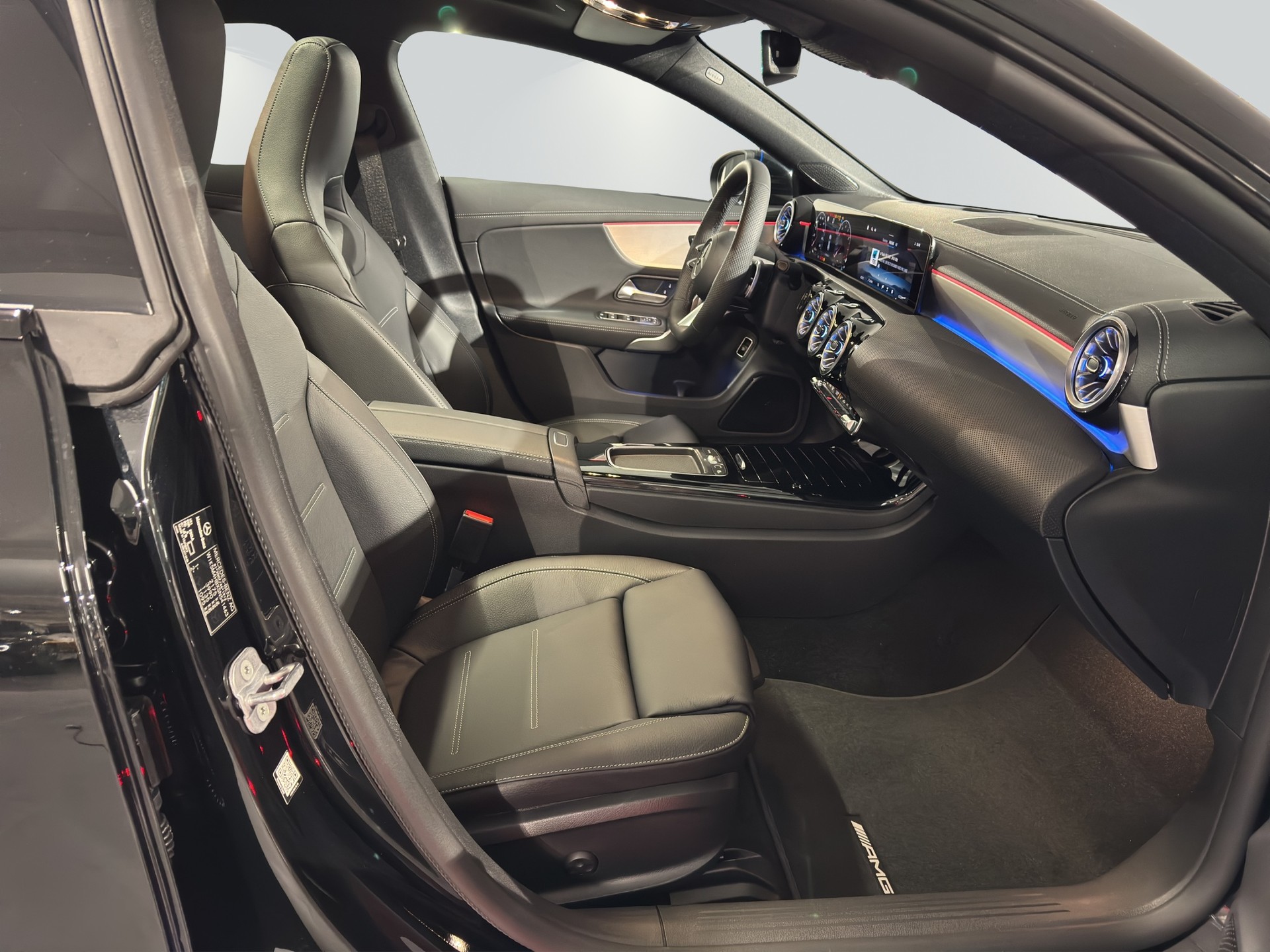 MERCEDES-BENZ CLA Shooting Brake 250 4Matic 8G-DCT-image-8
