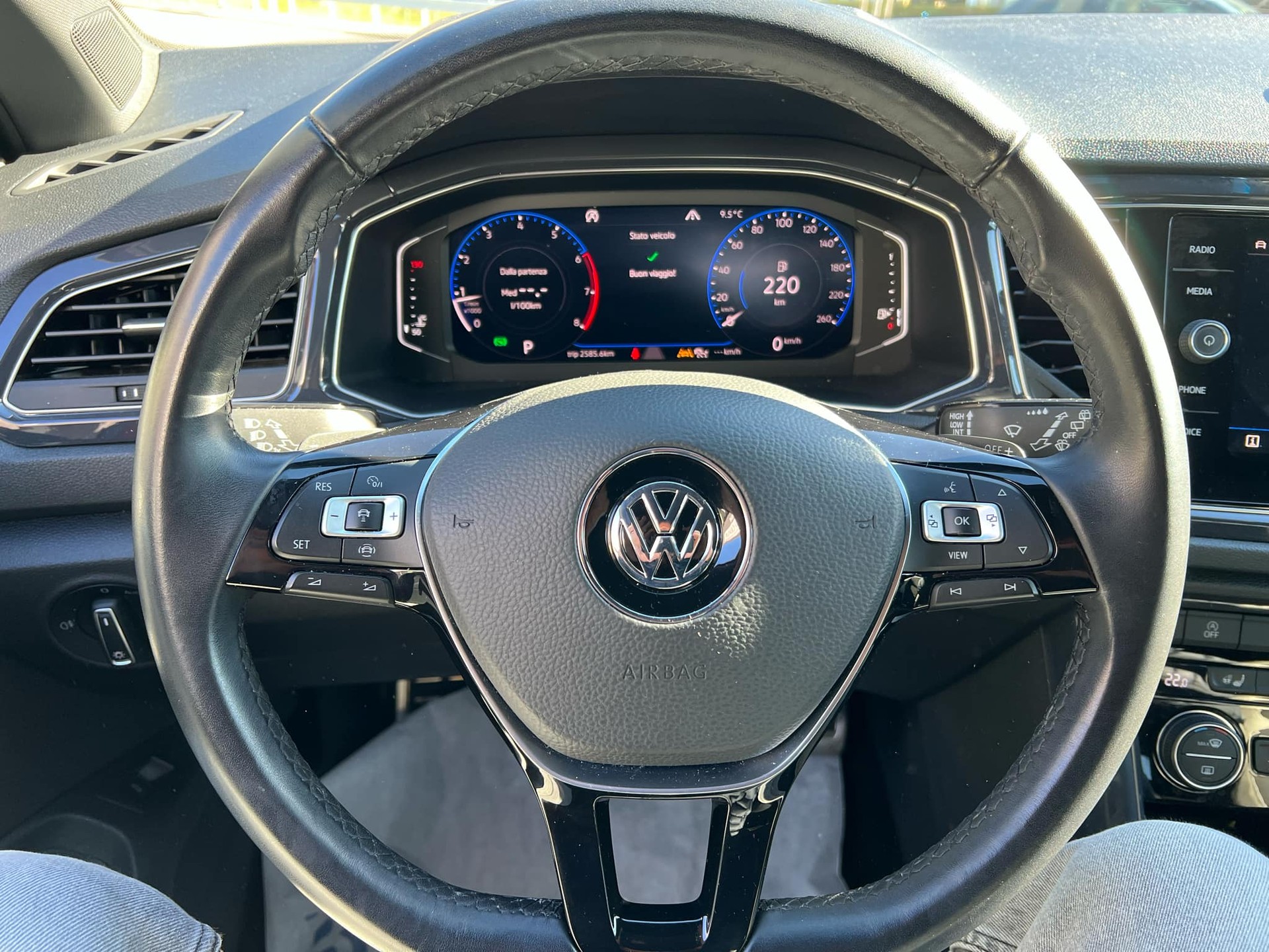 VW T-Roc 2.0 TSI Sport DSG 4Motion-image-8
