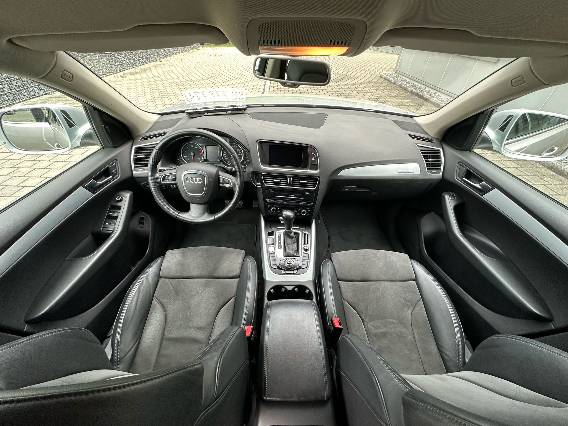 AUDI Q5 2.0 TFSI quattro S-tronic-image-7