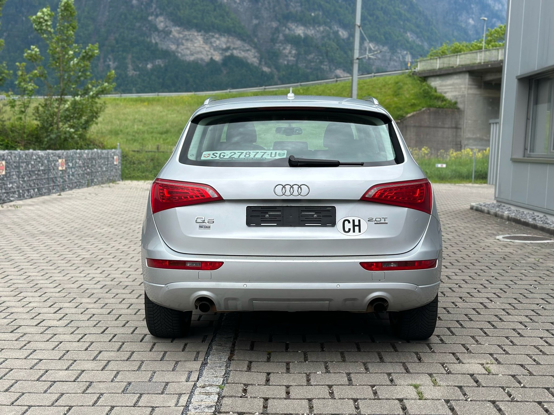 AUDI Q5 2.0 TFSI quattro S-tronic-image-9