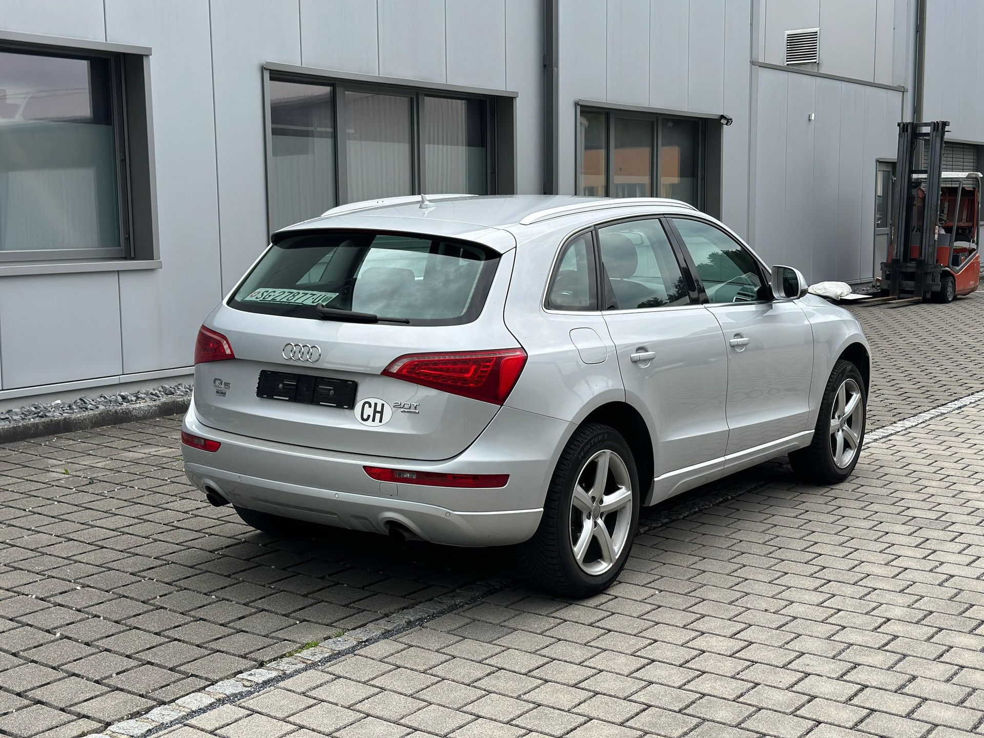 AUDI Q5 2.0 TFSI quattro S-tronic-image-2
