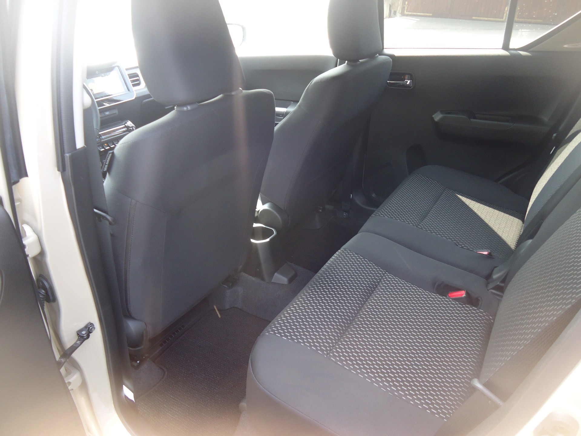 SUZUKI Ignis 1.2i Compact Top Hybrid 4x4-image-8