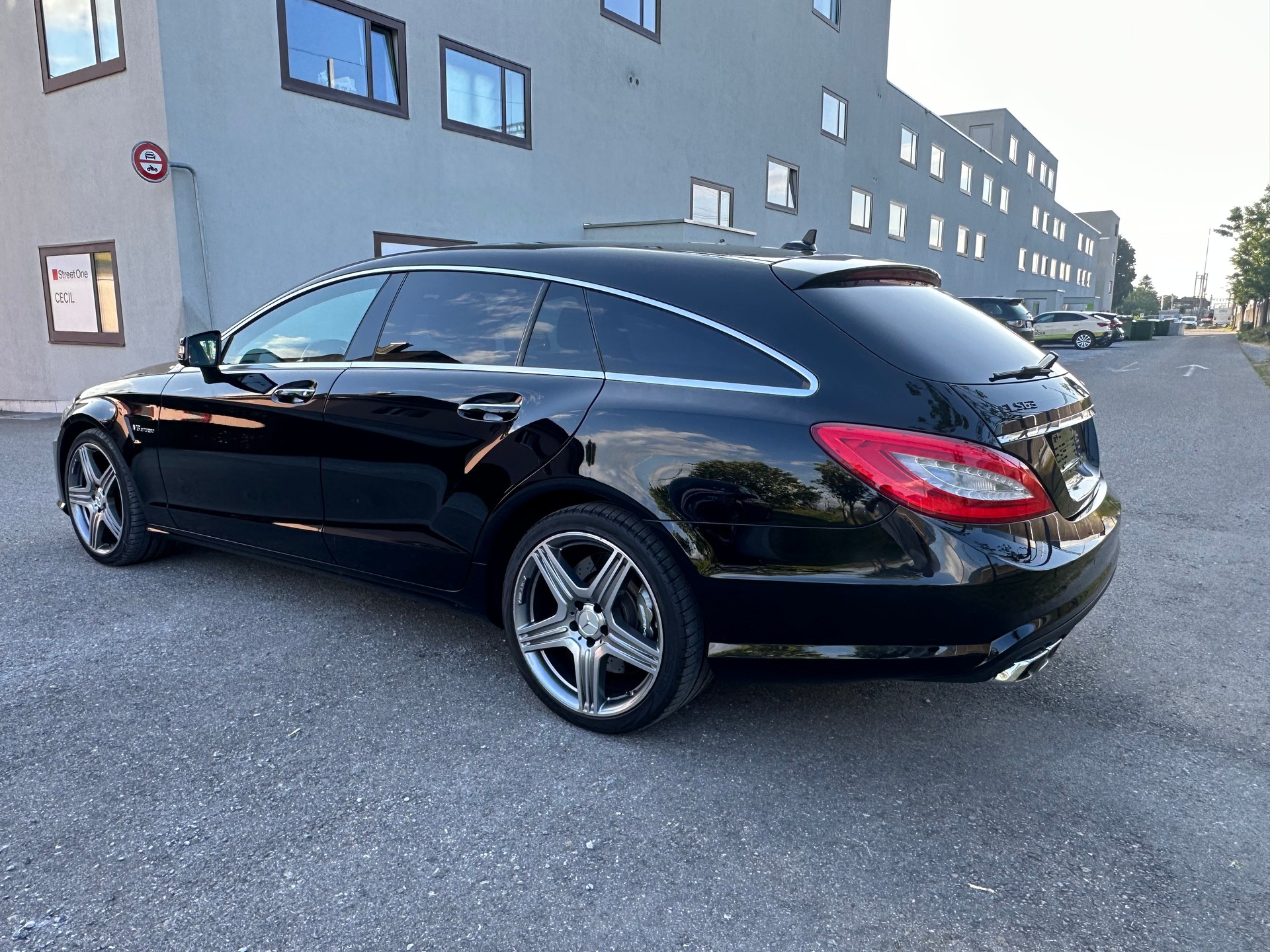 MERCEDES-BENZ CLS Shooting Brake 63 AMG Speedshift MCT-image-2