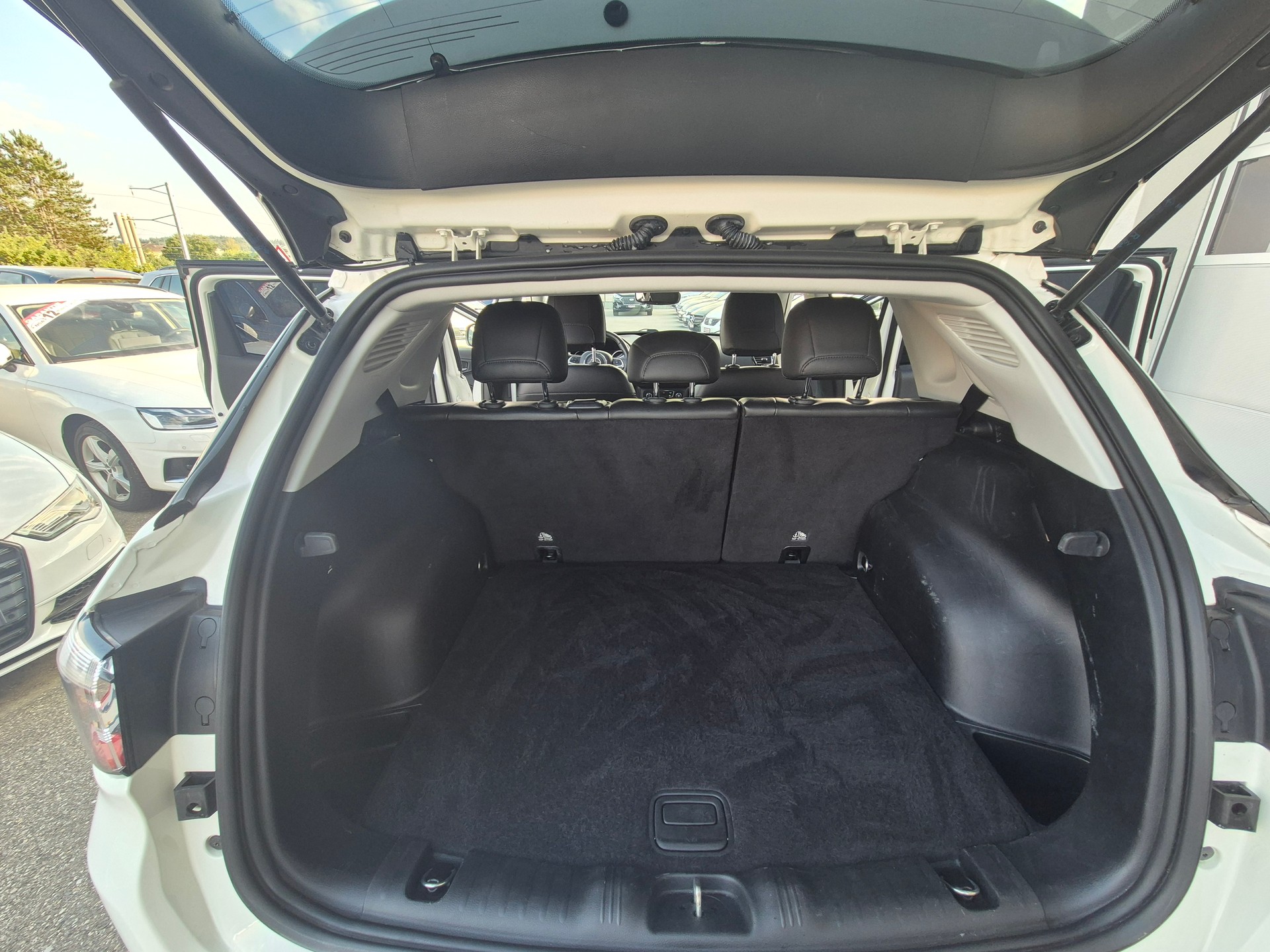 JEEP Compass 1.4 Turbo Night Eagle-image-11