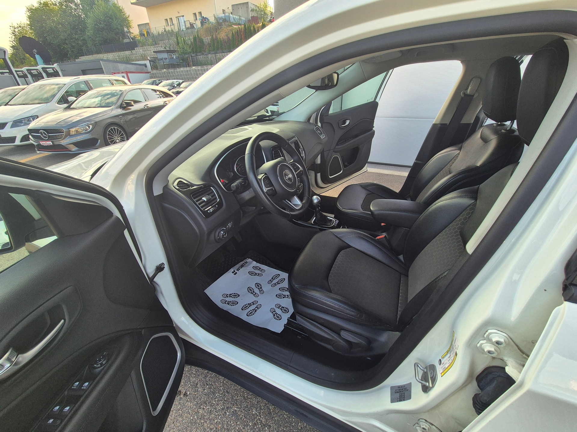 JEEP Compass 1.4 Turbo Night Eagle-image-6