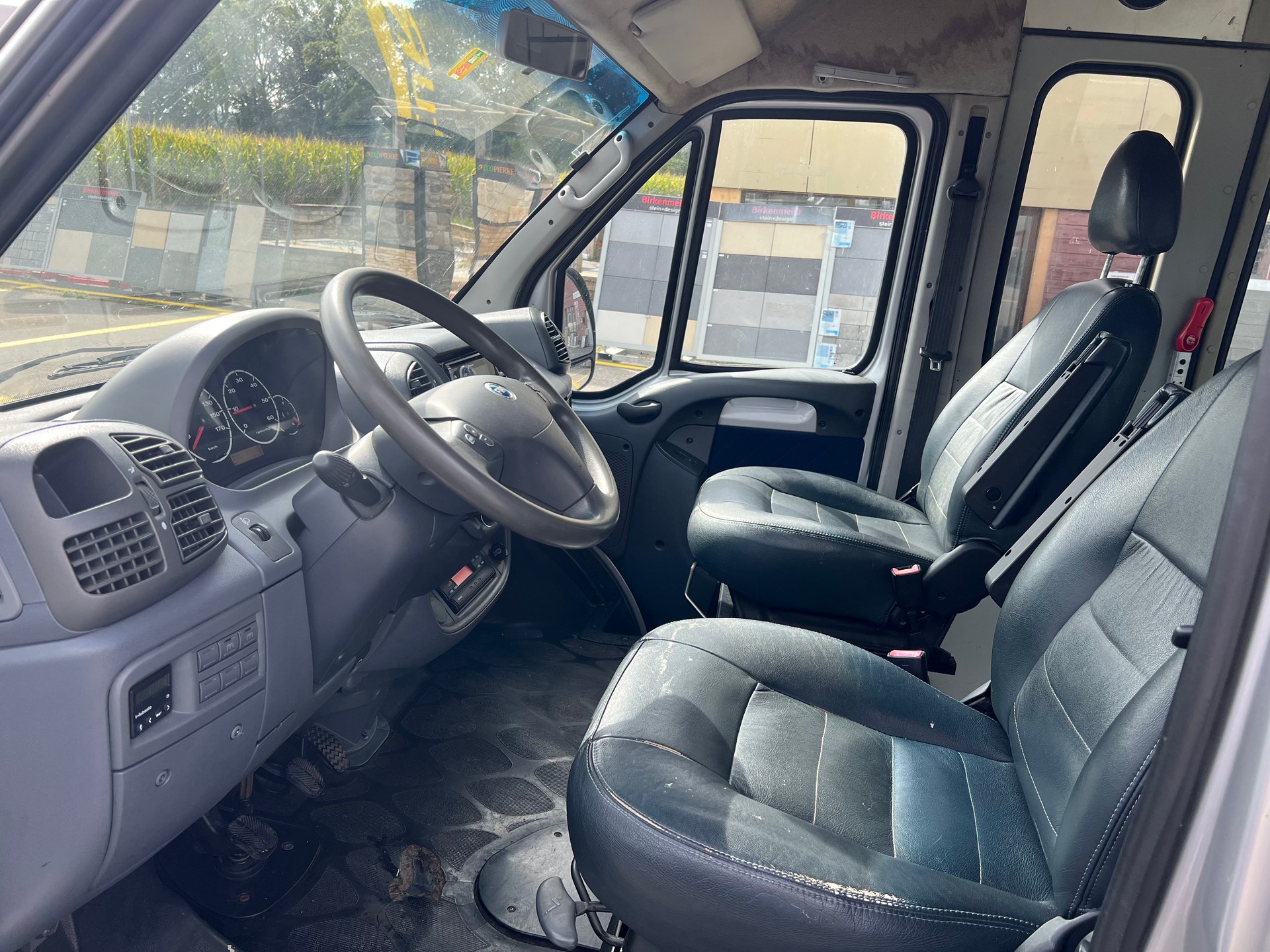 FIAT Ducato Minibus 2.8 JTD Swiss Food Truck-image-7