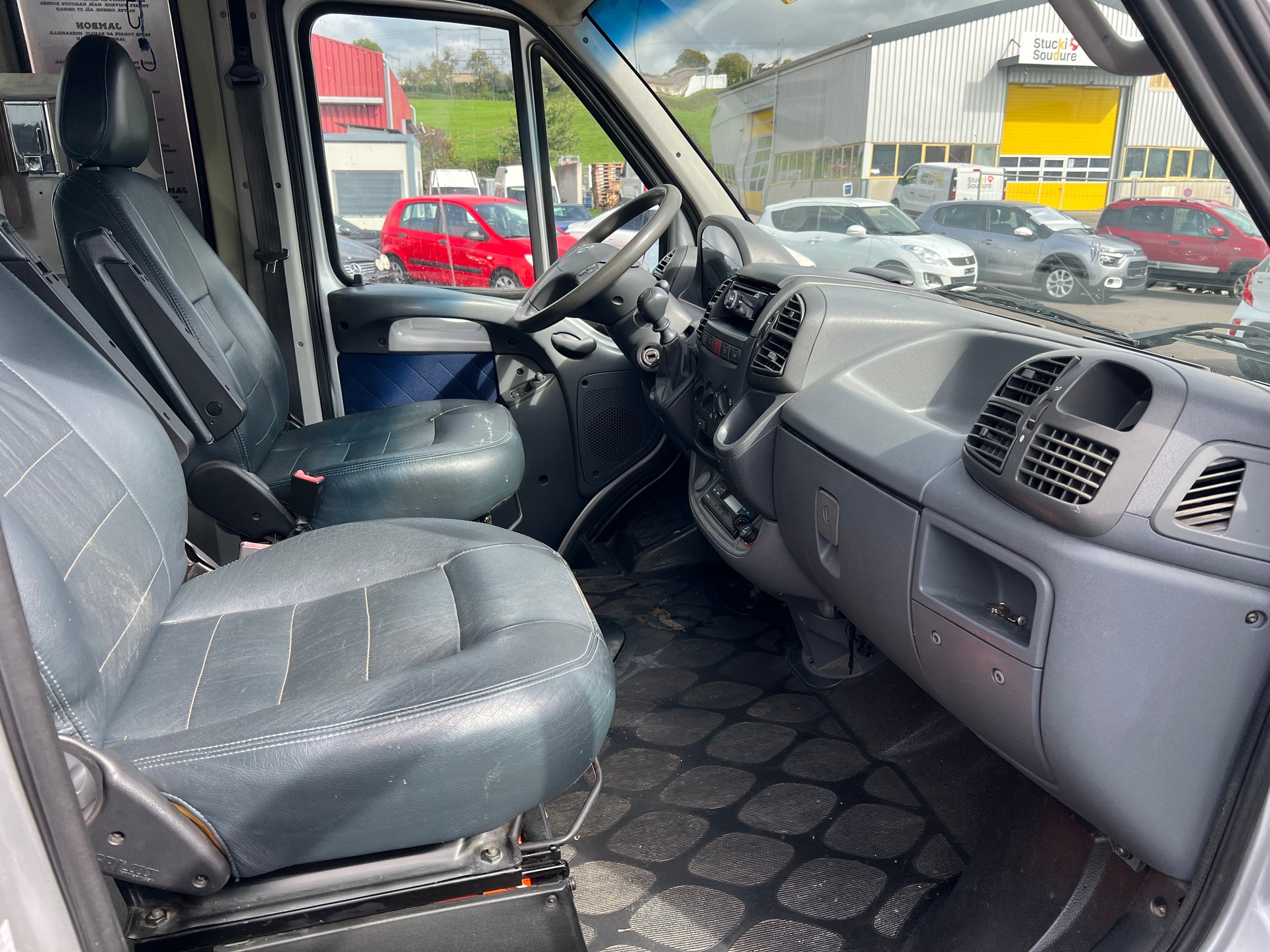 FIAT Ducato Minibus 2.8 JTD Swiss Food Truck-image-11