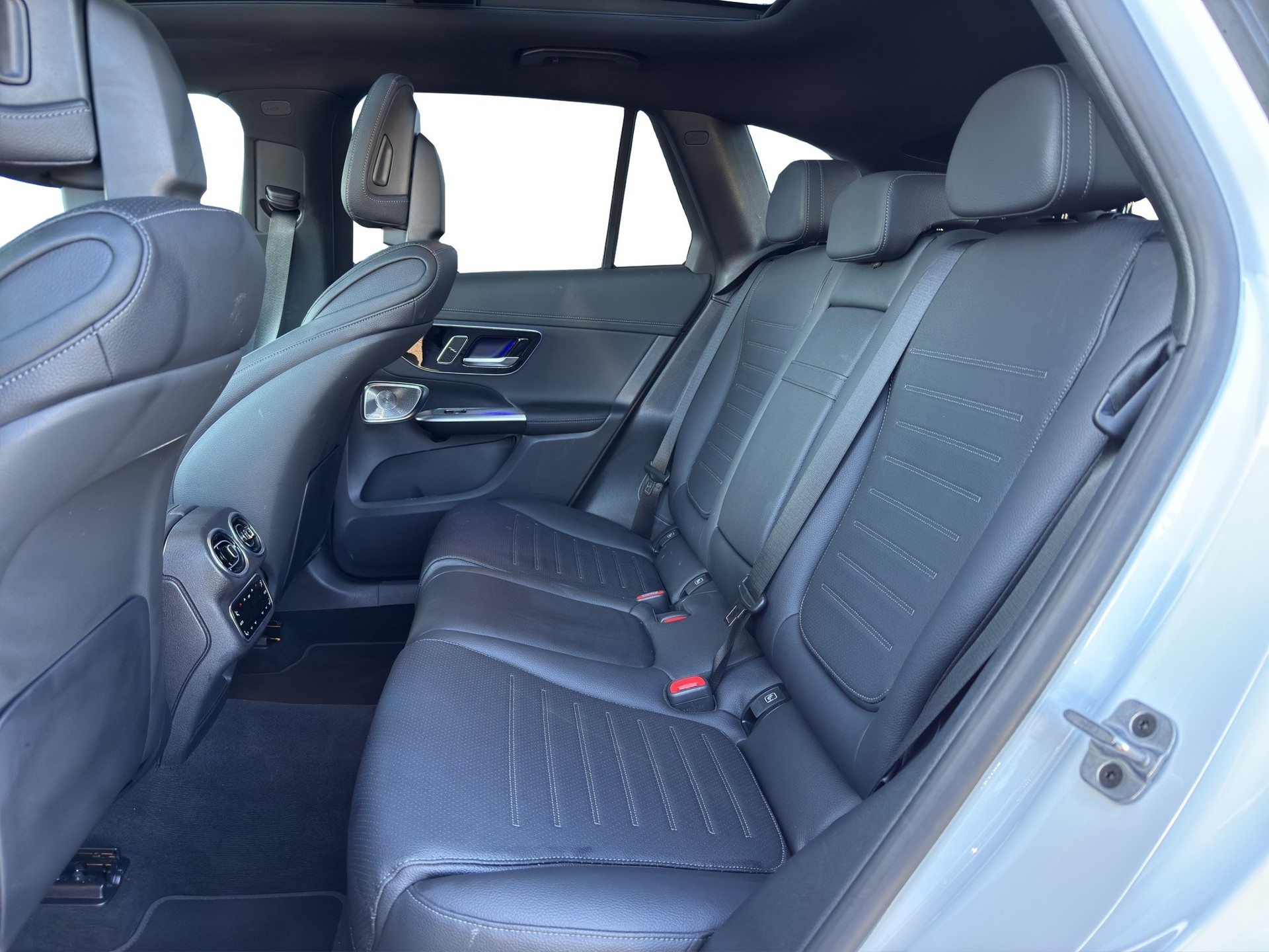 MERCEDES-BENZ GLC 300 e 4Matic 9G-Tronic-image-6