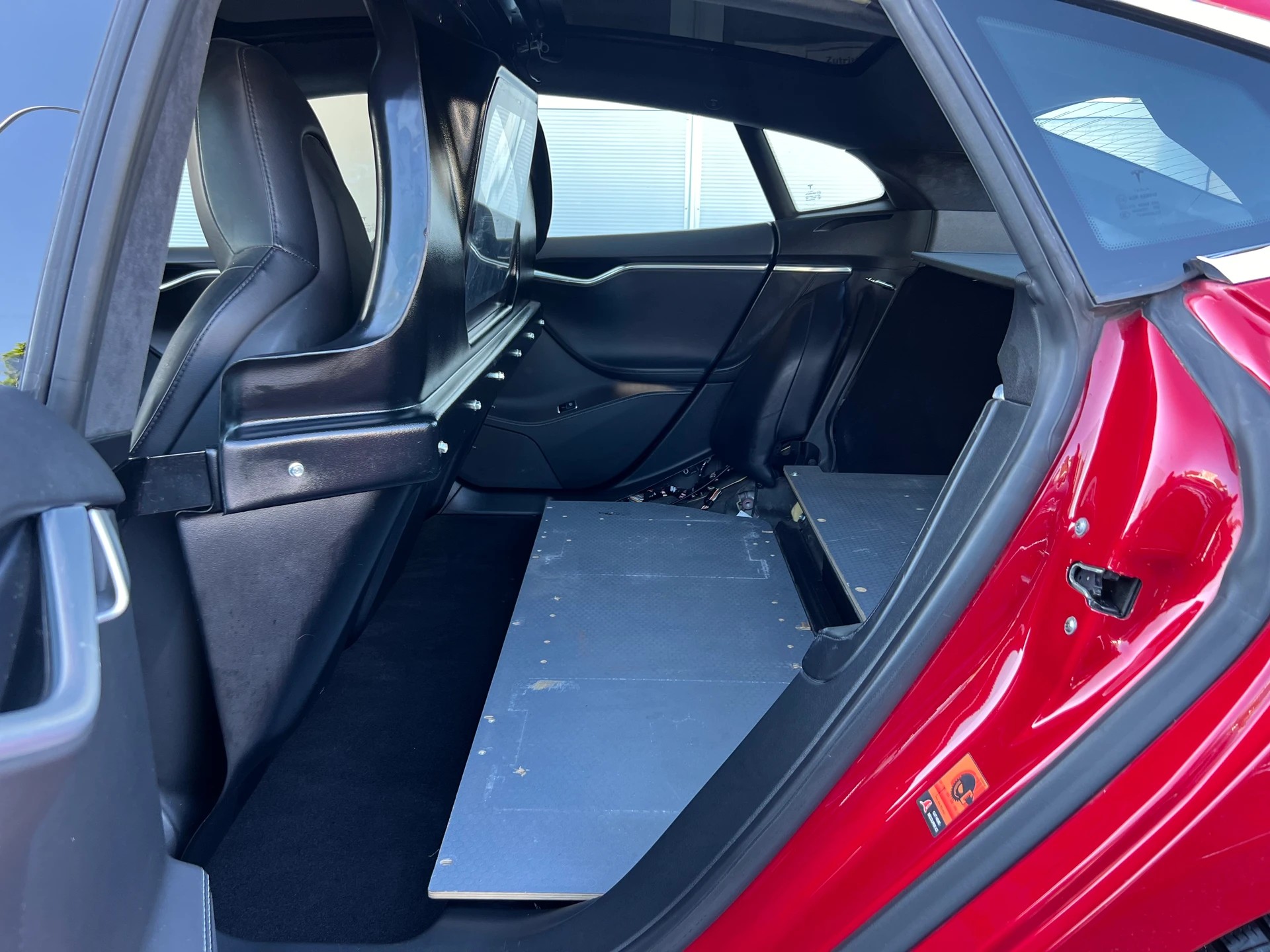 TESLA Model S 85 I 2-PLÄTZER-image-19