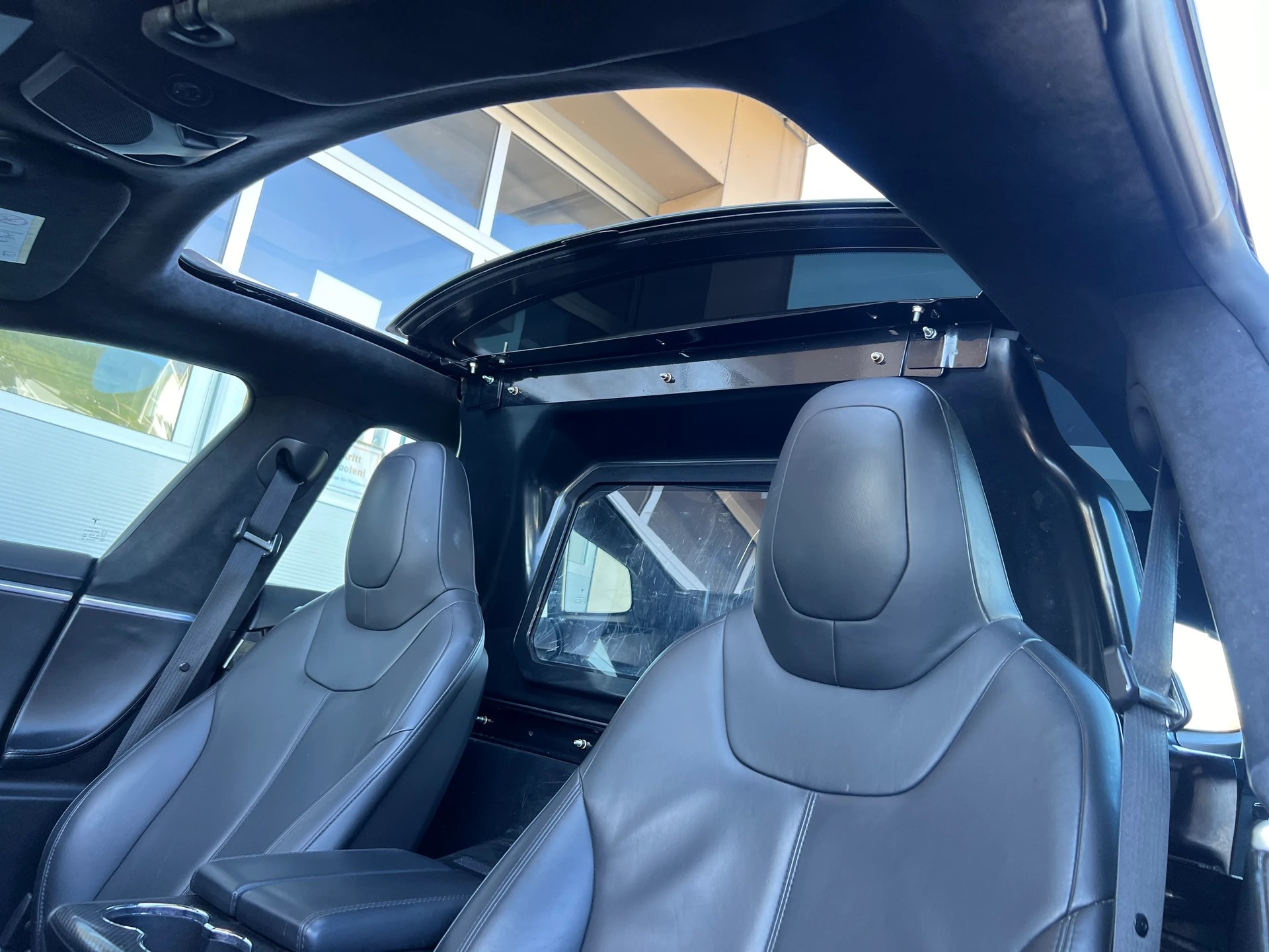 TESLA Model S 85 I 2-PLÄTZER-image-12