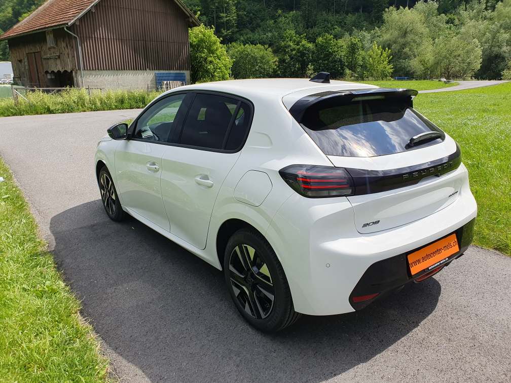 PEUGEOT 208 1.2 Hybrid Allure Premium+-image-5