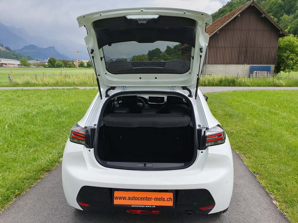 PEUGEOT 208 1.2 Hybrid Allure Premium+-image-12