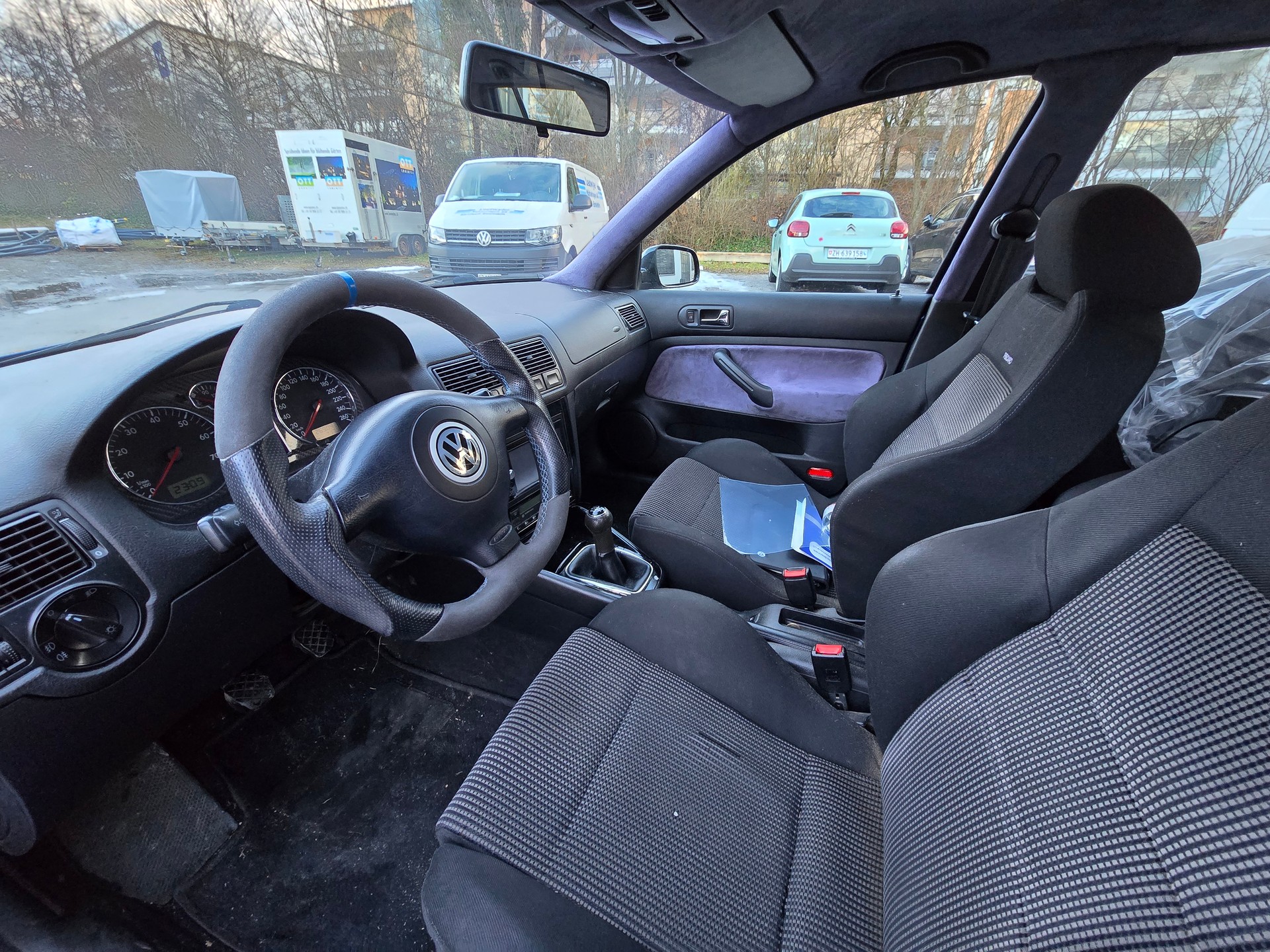 VW Golf 1.8 T GTI-image-9