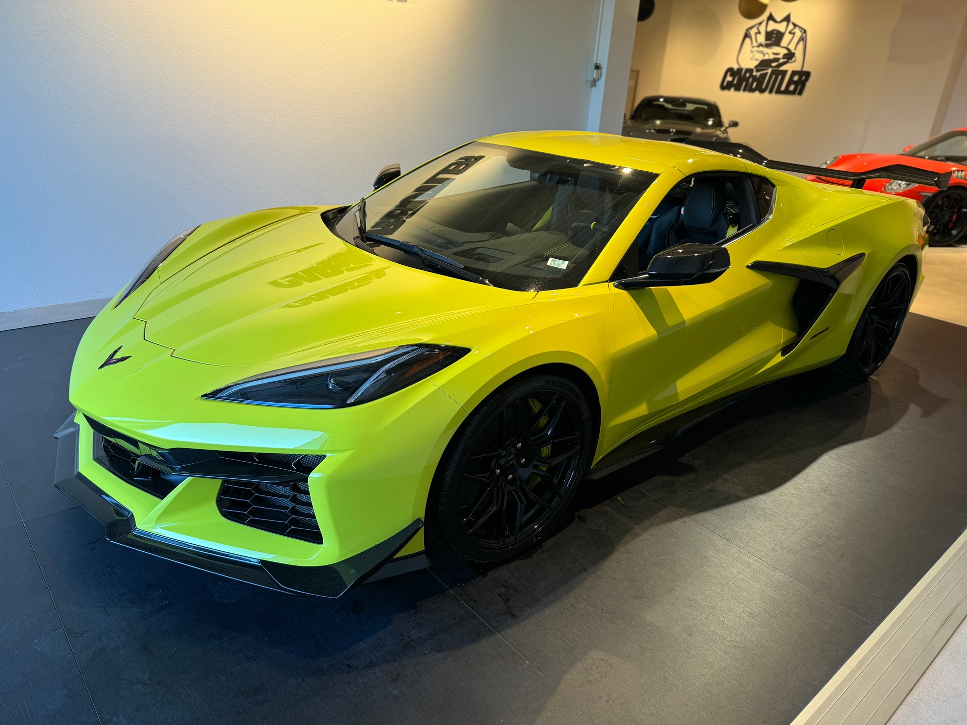 CHEVROLET CORVETTE C8 Z06 5.5L V8 🚀 Coupé US 3LZ Z07 Performance Pack GT2 Seats Accelerate Yellow GRATIS SERVICE 1'499.-- pro Monat-image-5