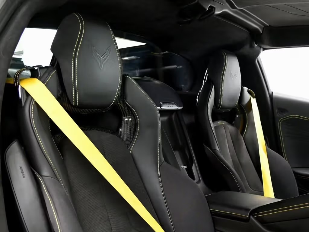 CHEVROLET CORVETTE C8 Z06 5.5L V8 🚀 Coupé US 3LZ Z07 Performance Pack GT2 Seats Accelerate Yellow GRATIS SERVICE 1'499.-- pro Monat-image-14
