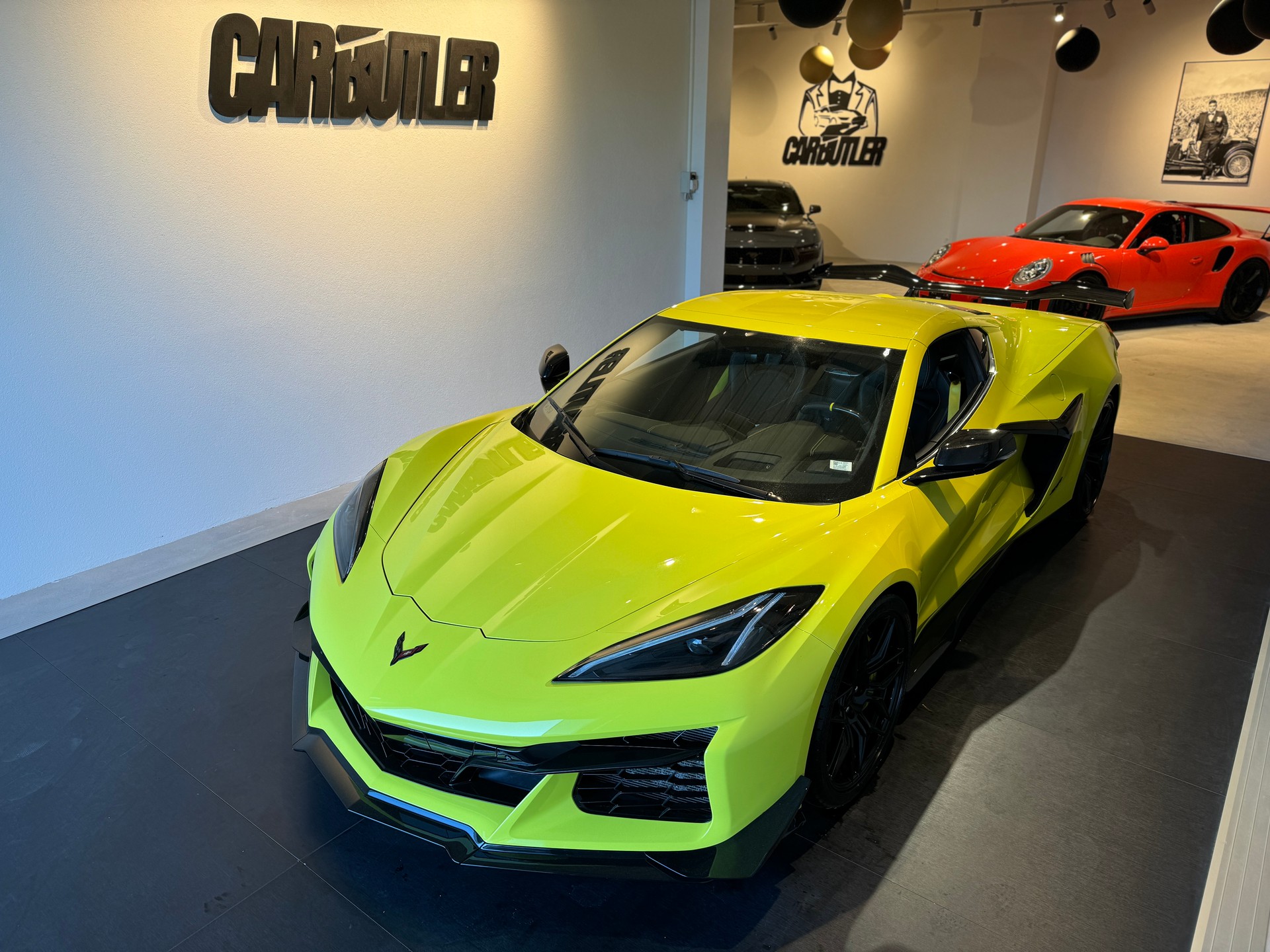 CHEVROLET CORVETTE C8 Z06 5.5L V8 🚀 Coupé US 3LZ Z07 Performance Pack GT2 Seats Accelerate Yellow GRATIS SERVICE 1'499.-- pro Monat-image-1