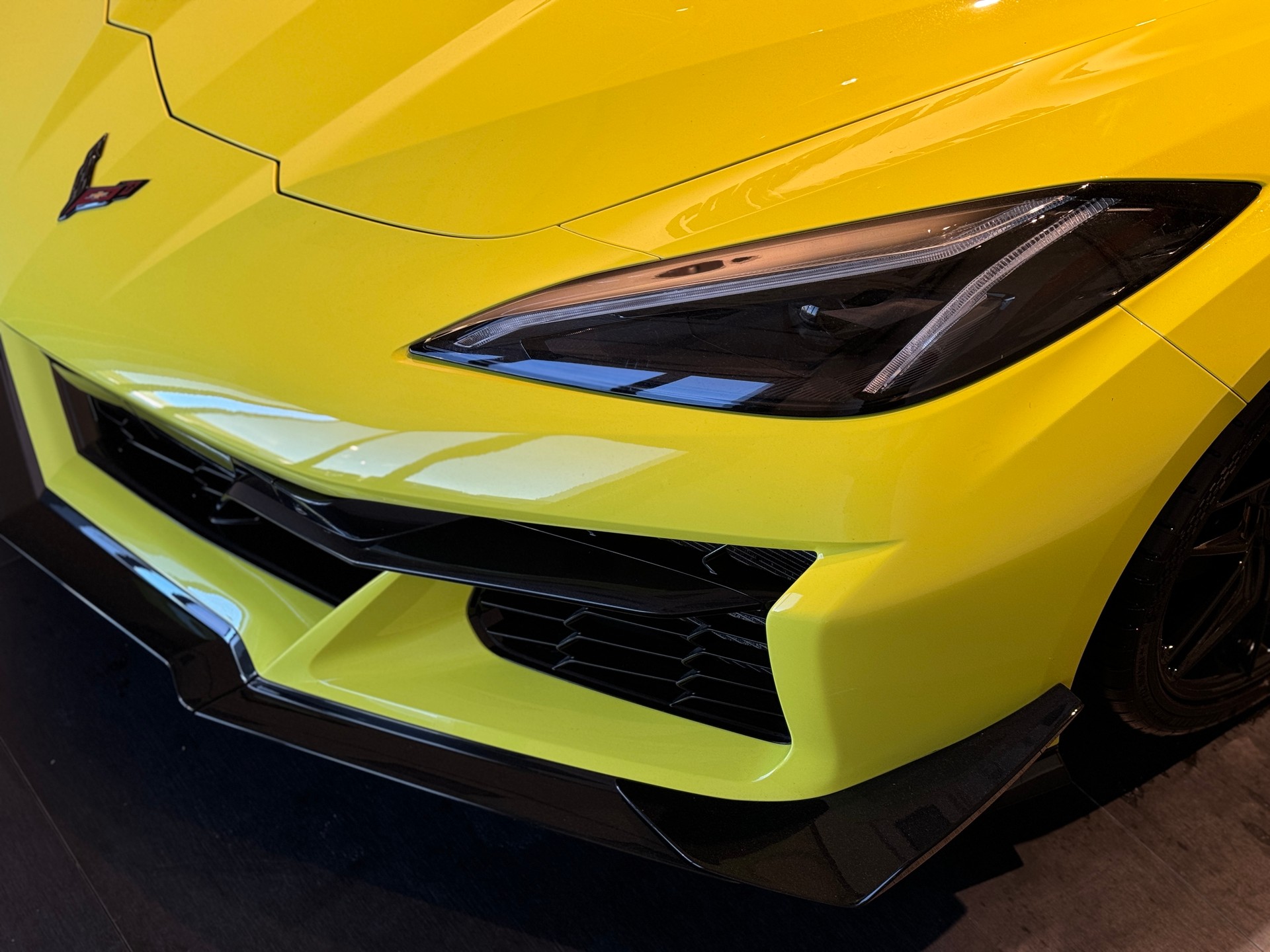 CHEVROLET CORVETTE C8 Z06 5.5L V8 🚀 Coupé US 3LZ Z07 Performance Pack GT2 Seats Accelerate Yellow GRATIS SERVICE 1'499.-- pro Monat-image-10