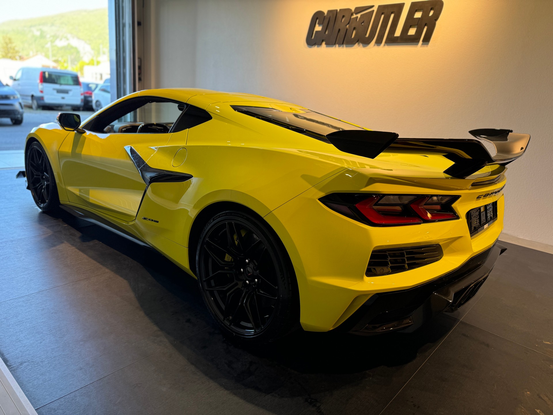 CHEVROLET CORVETTE C8 Z06 5.5L V8 🚀 Coupé US 3LZ Z07 Performance Pack GT2 Seats Accelerate Yellow GRATIS SERVICE 1'499.-- pro Monat-image-6