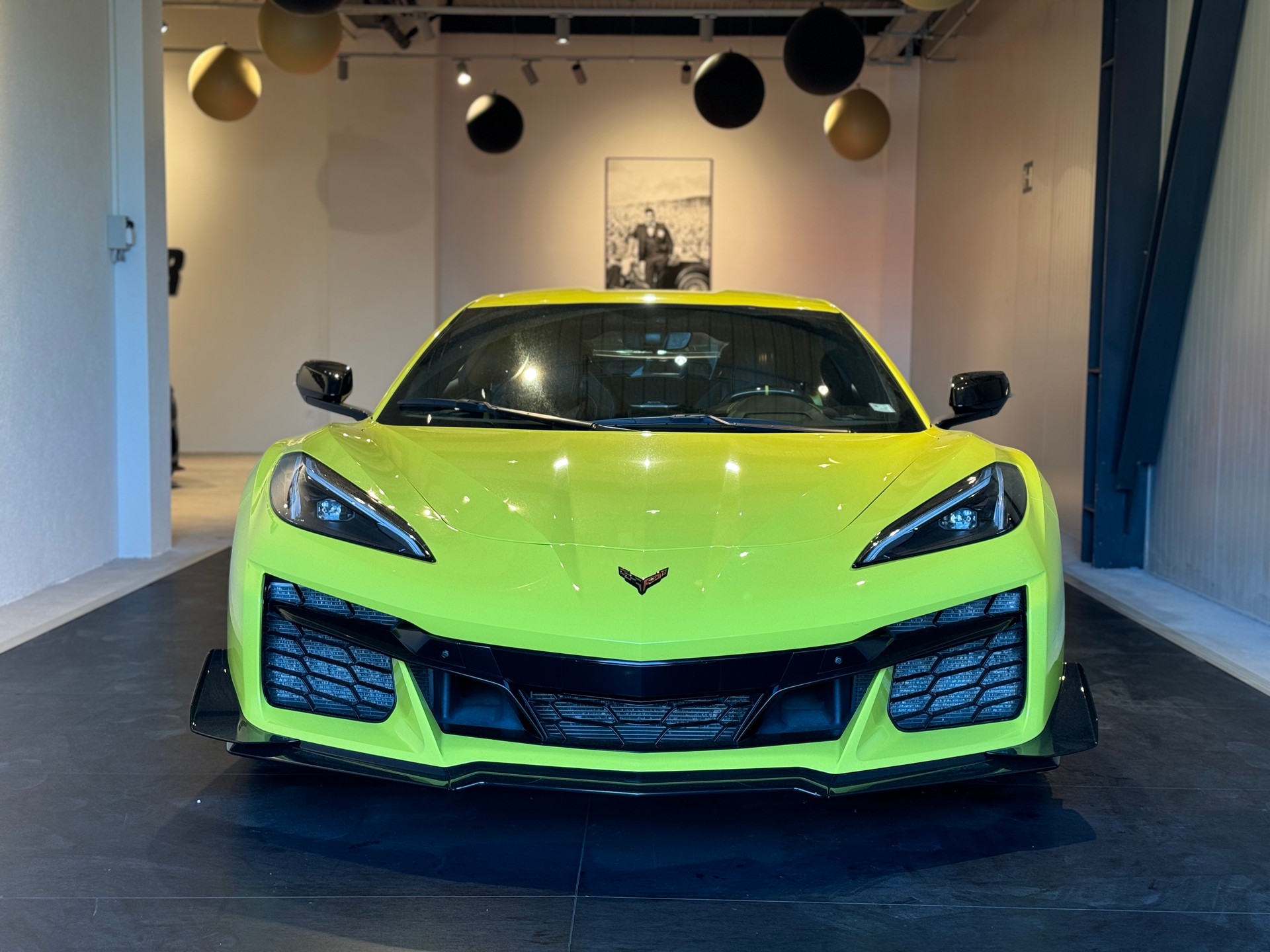 CHEVROLET CORVETTE C8 Z06 5.5L V8 🚀 Coupé US 3LZ Z07 Performance Pack GT2 Seats Accelerate Yellow GRATIS SERVICE 1'499.-- pro Monat-image-4
