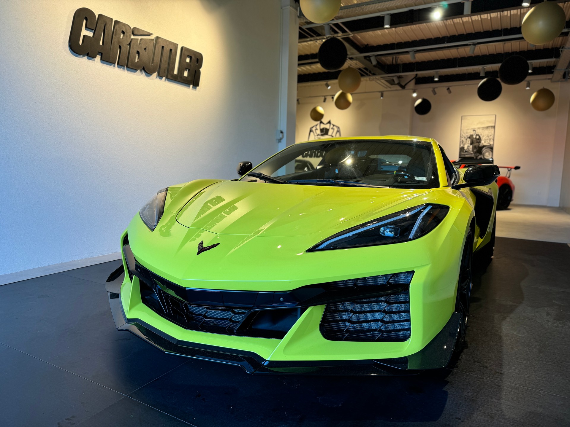 CHEVROLET CORVETTE C8 Z06 5.5L V8 🚀 Coupé US 3LZ Z07 Performance Pack GT2 Seats Accelerate Yellow GRATIS SERVICE 1'499.-- pro Monat-image-3