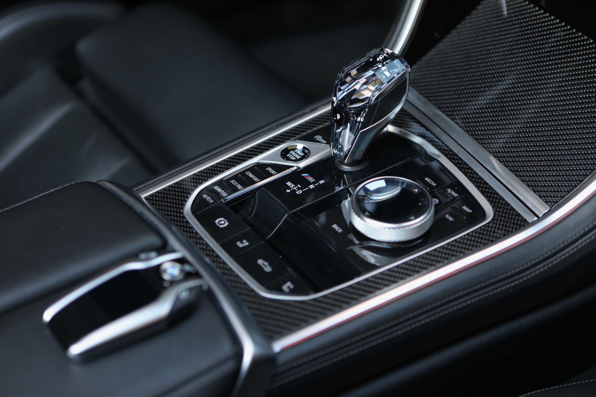 BMW M850i xDrive Steptronic Carbone édition-image-4