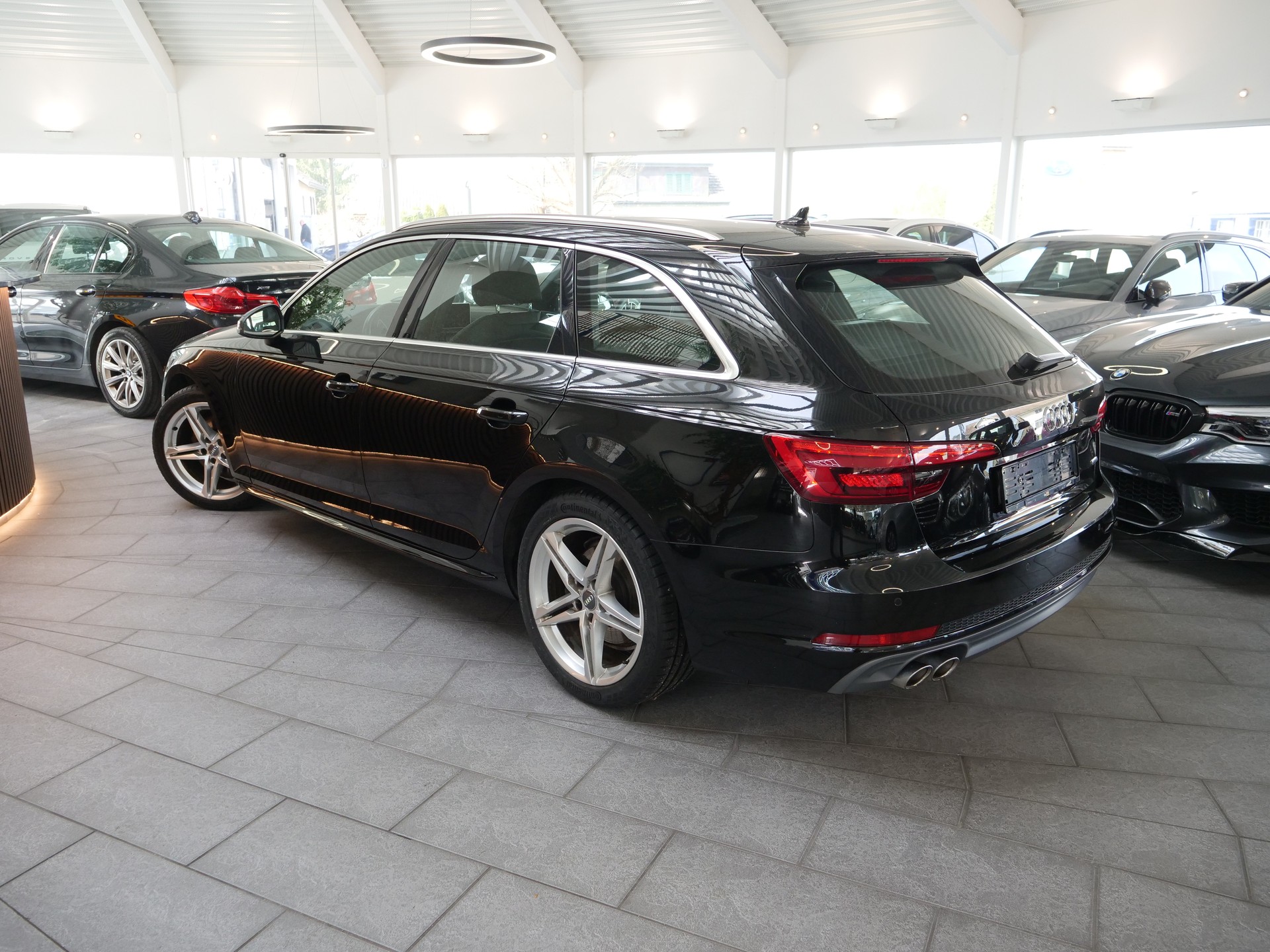 AUDI A4 Avant 2.0 TDI S-Line Quattro S-Tronic-image-3