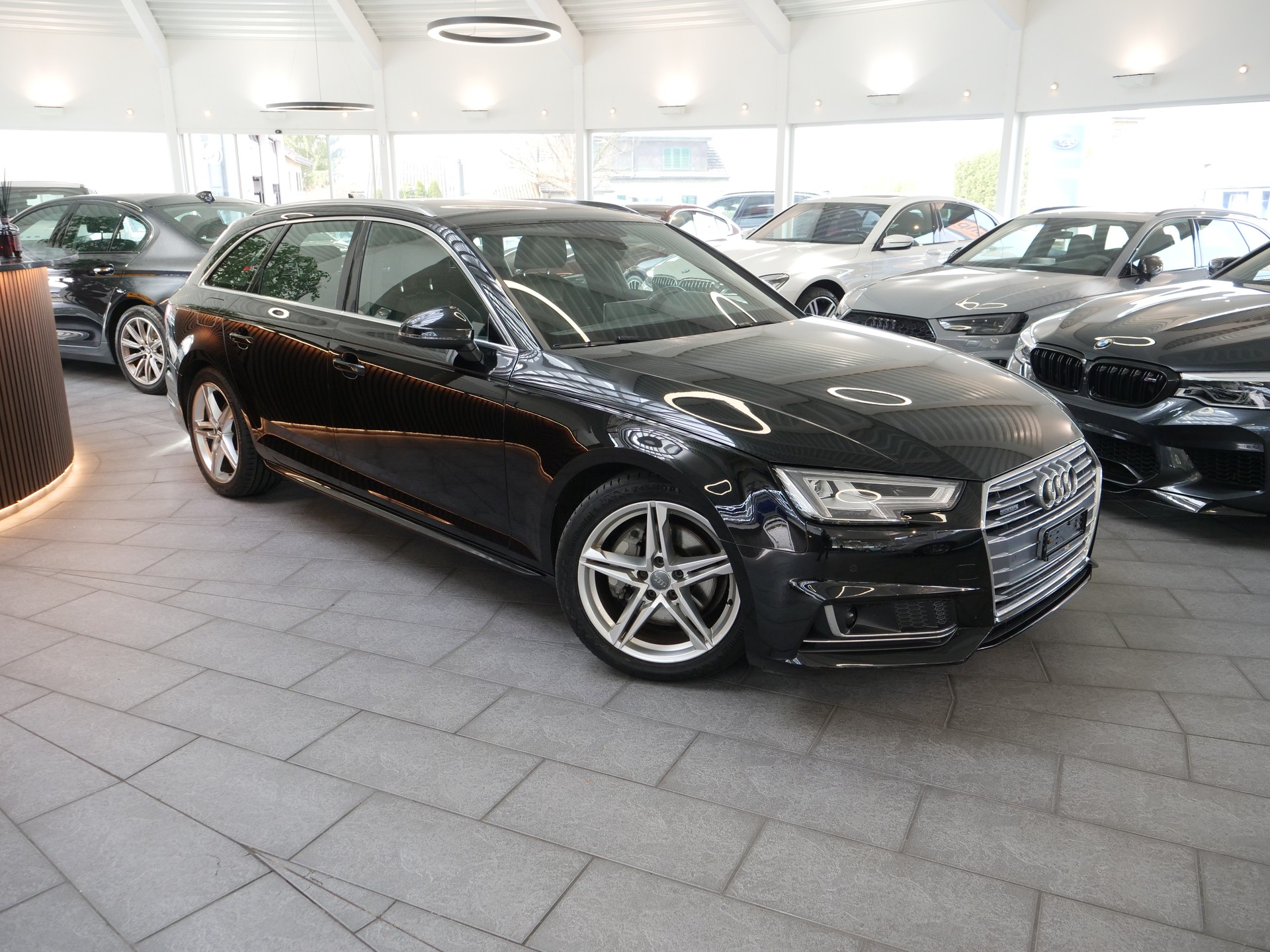 AUDI A4 Avant 2.0 TDI S-Line Quattro S-Tronic-image-2