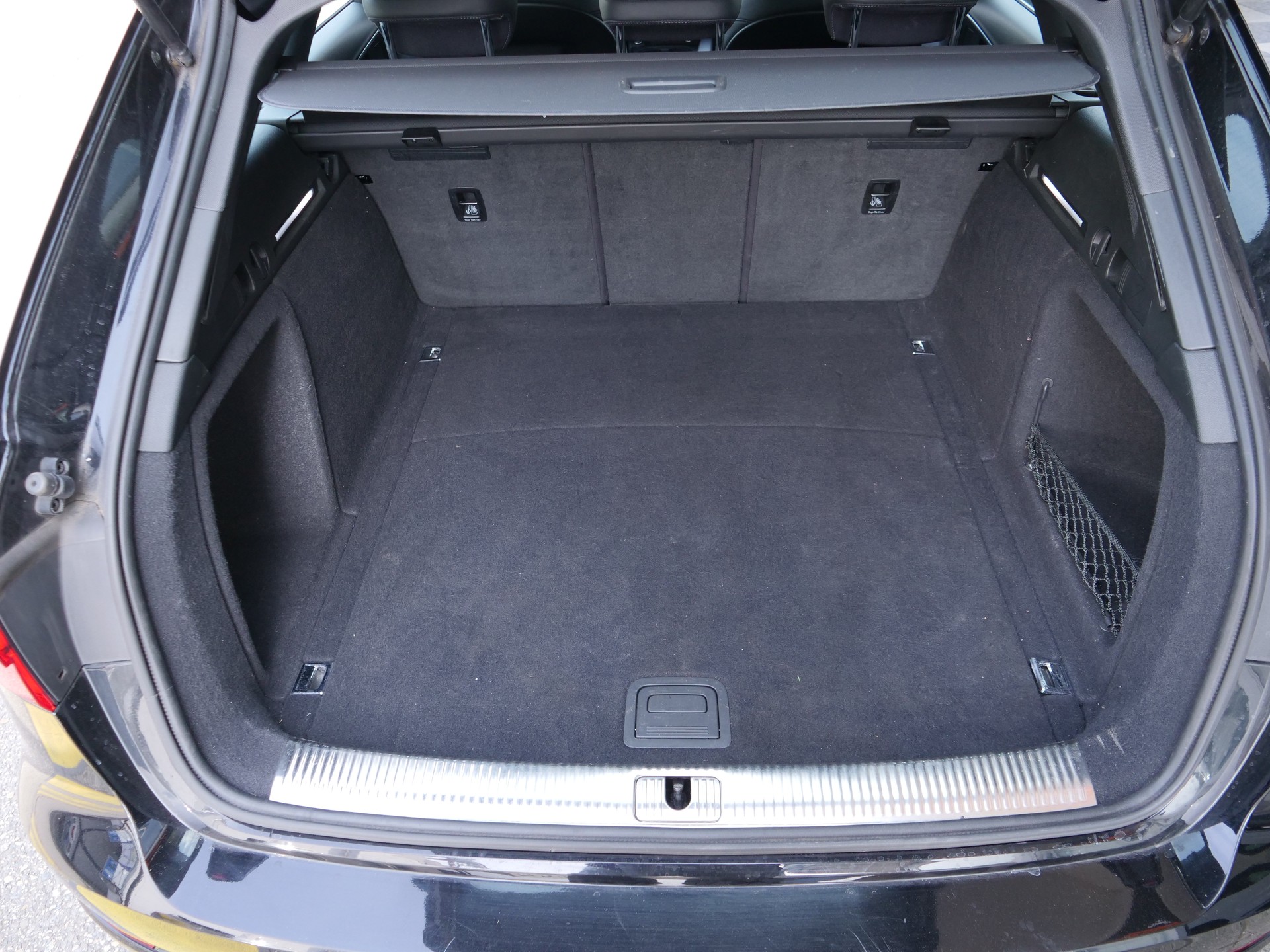 AUDI A4 Avant 2.0 TDI S-Line Quattro S-Tronic-image-11