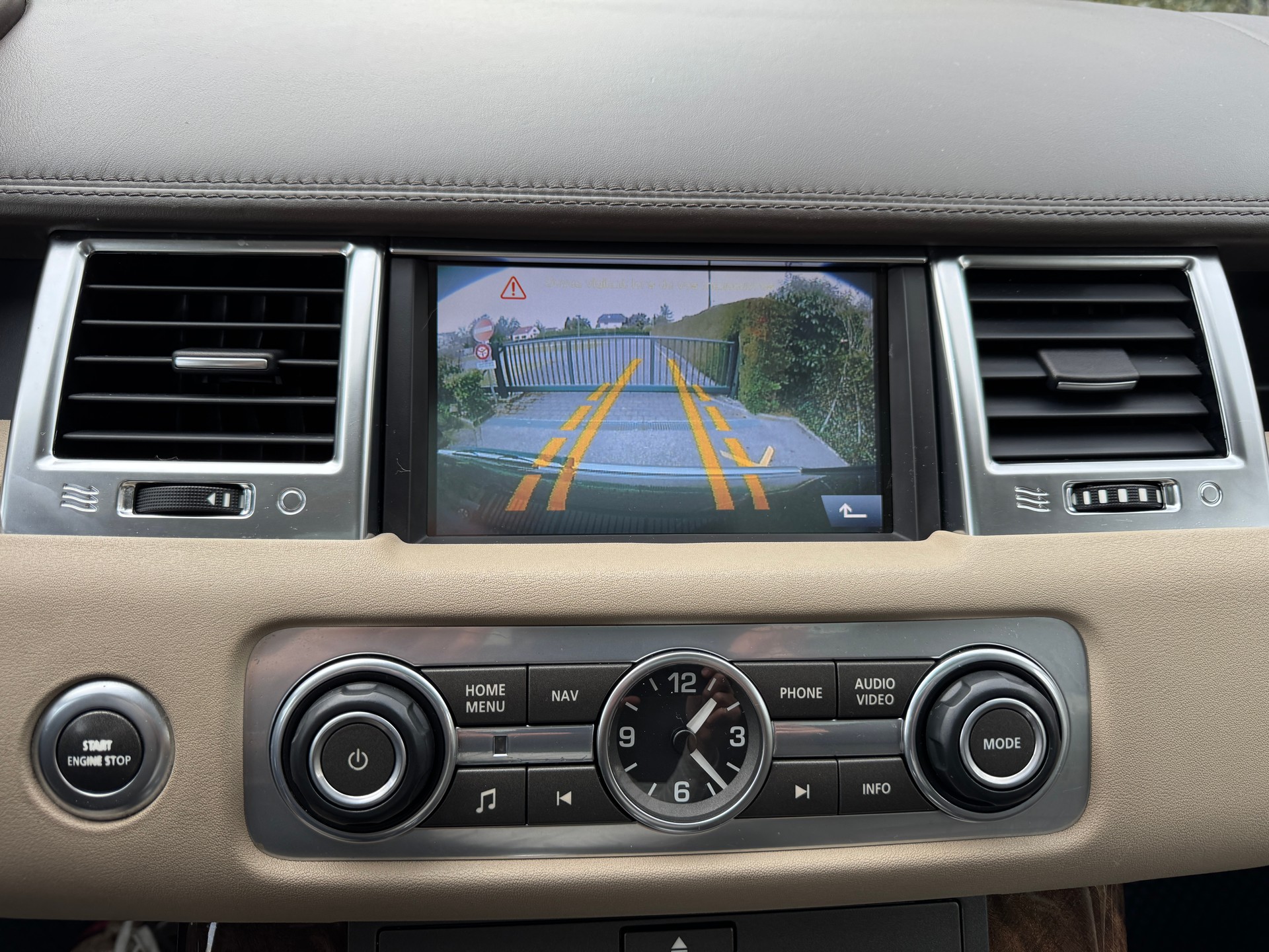 LAND ROVER Range Rover Sport 3.0 TDV6 HSE Automatic-image-11