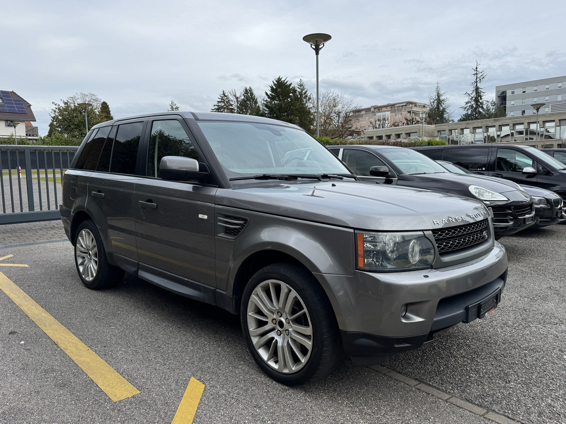 LAND ROVER Range Rover Sport 3.0 TDV6 HSE Automatic-image-1