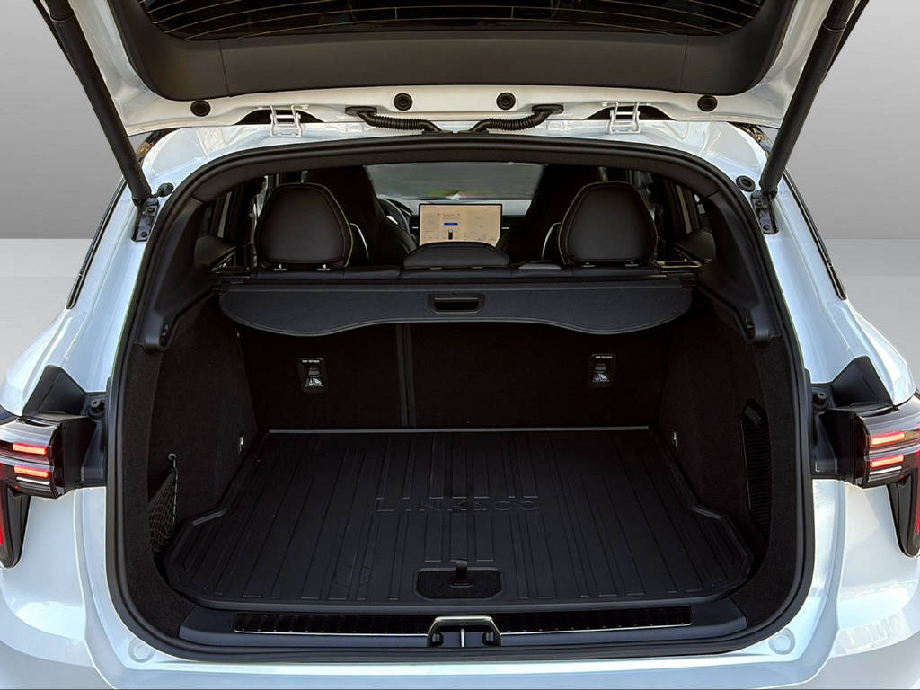 LYNK & CO 01 1.5 PHEV More-image-23