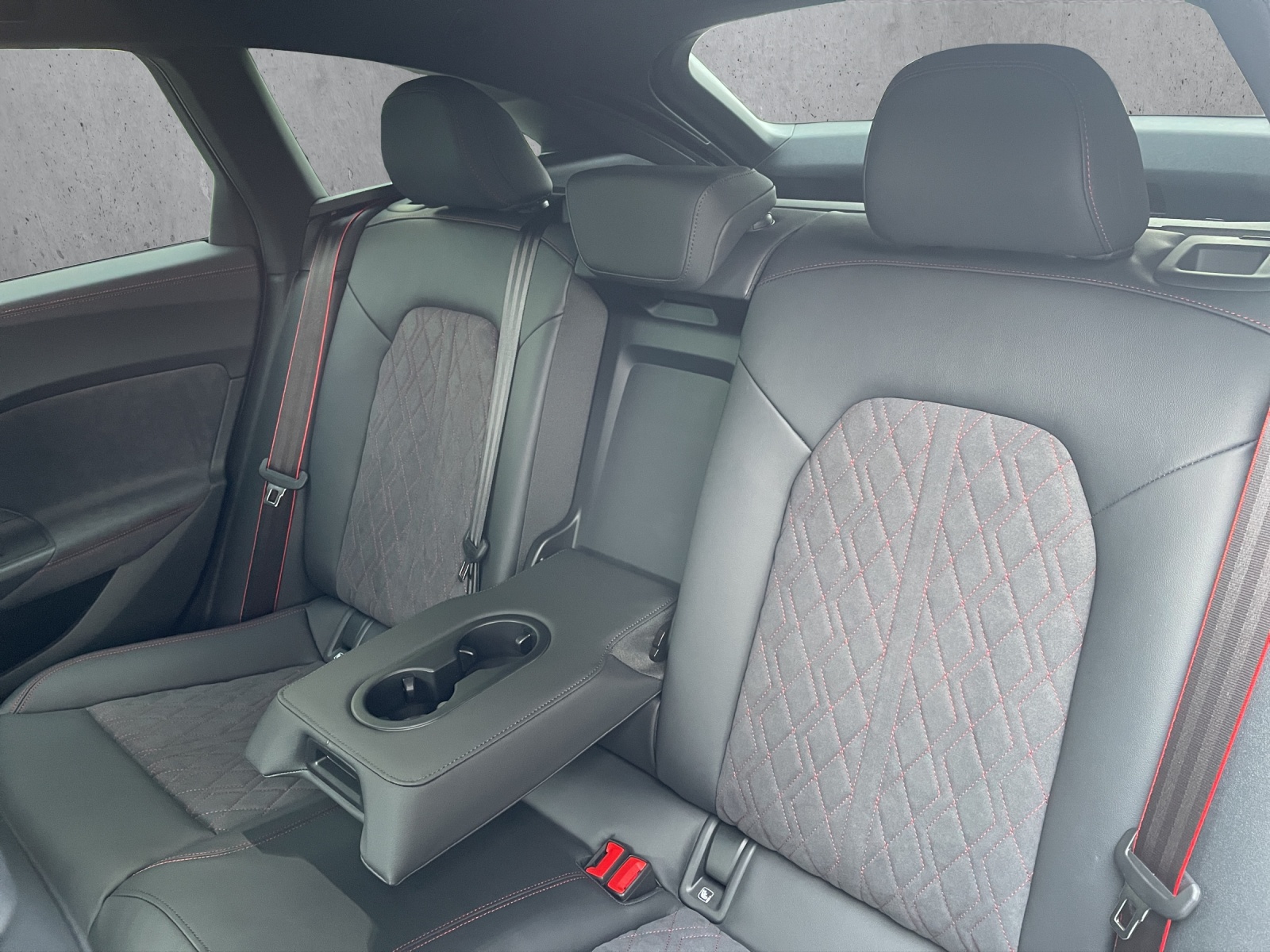 AUDI A5 Avant e-hybrid quattro 270 kW S tronic-image-13