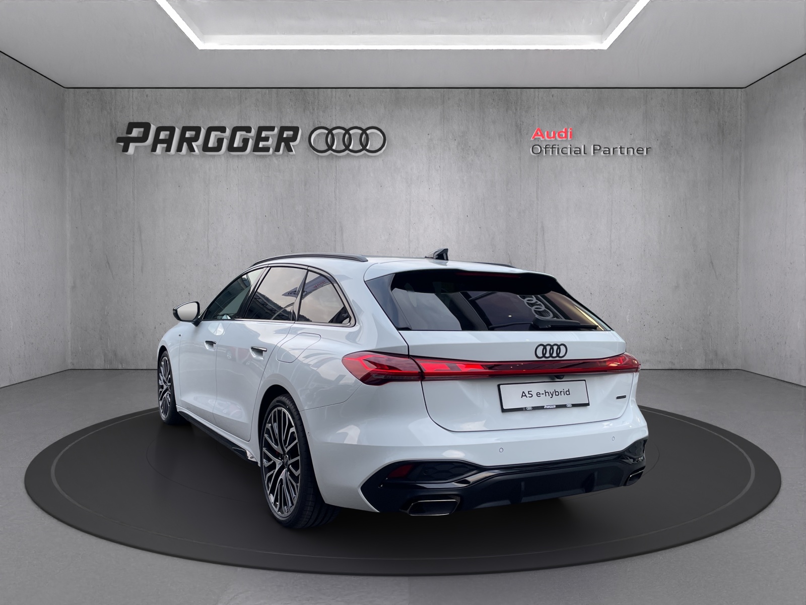 AUDI A5 Avant e-hybrid quattro 270 kW S tronic-image-4