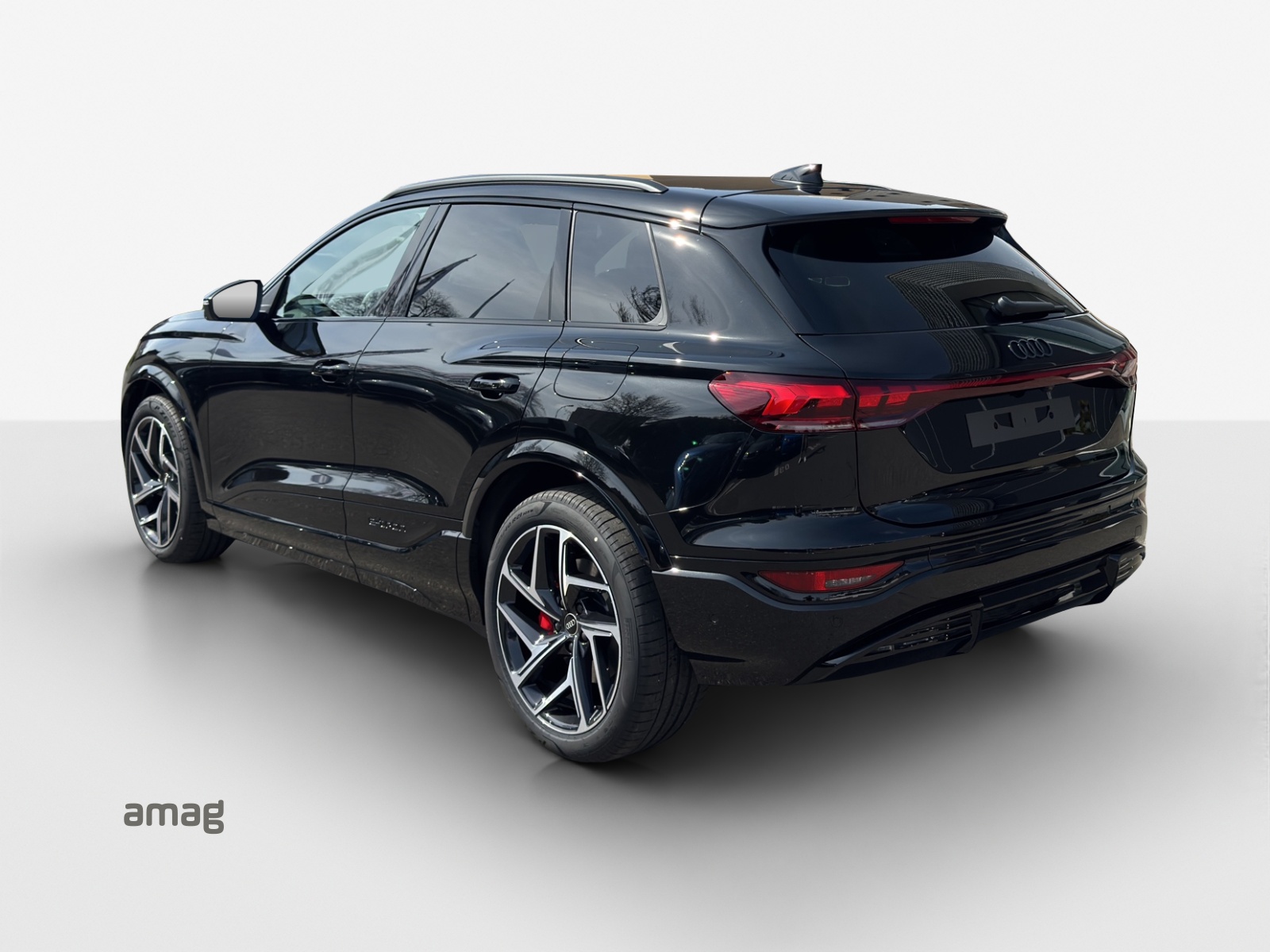 AUDI SQ6 e-tron quattro-image-2