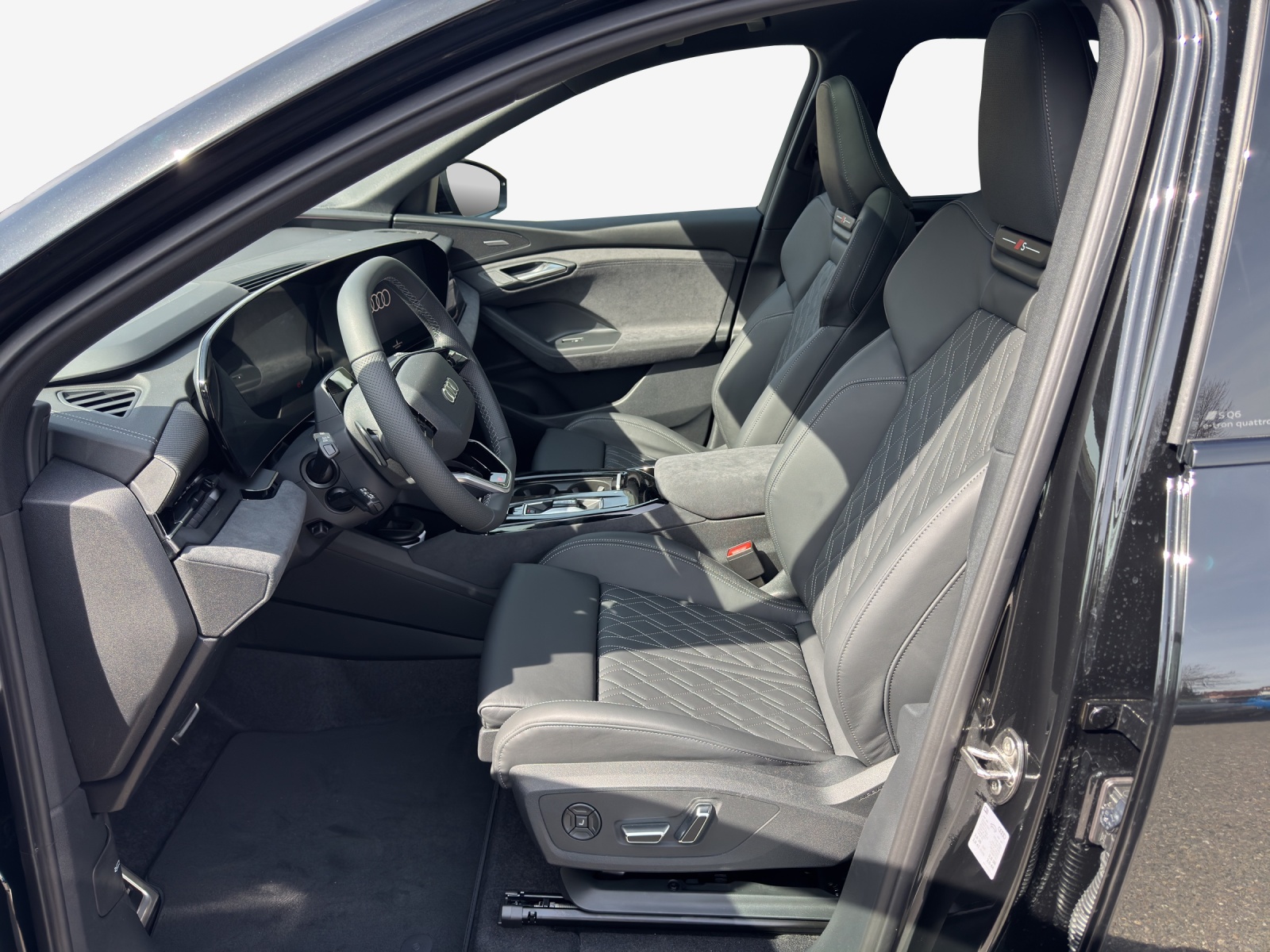 AUDI SQ6 e-tron quattro-image-7