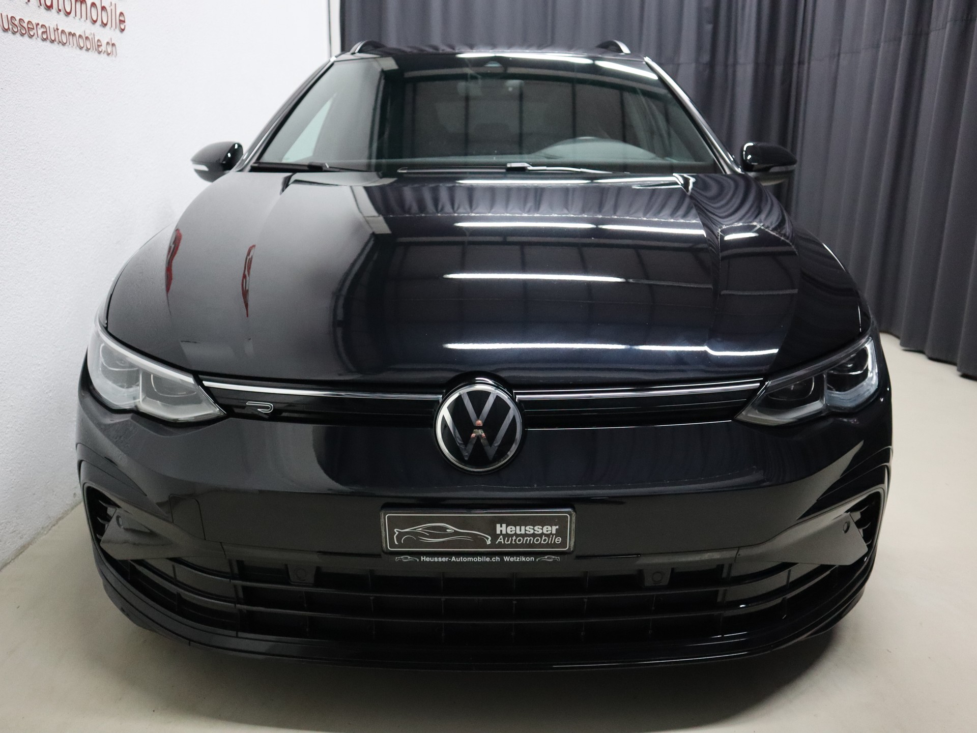 VW Golf Variant 2.0 TDI R-Line DSG - Black Style - IQ Light - Navi - Leder/Alcantara - Sportsitze - Ambiente - 150 PS-image-6
