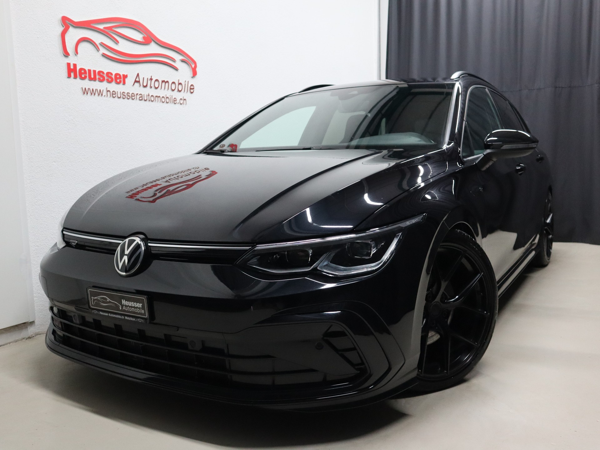 VW Golf Variant 2.0 TDI R-Line DSG - Black Style - IQ Light - Navi - Leder/Alcantara - Sportsitze - Ambiente - 150 PS