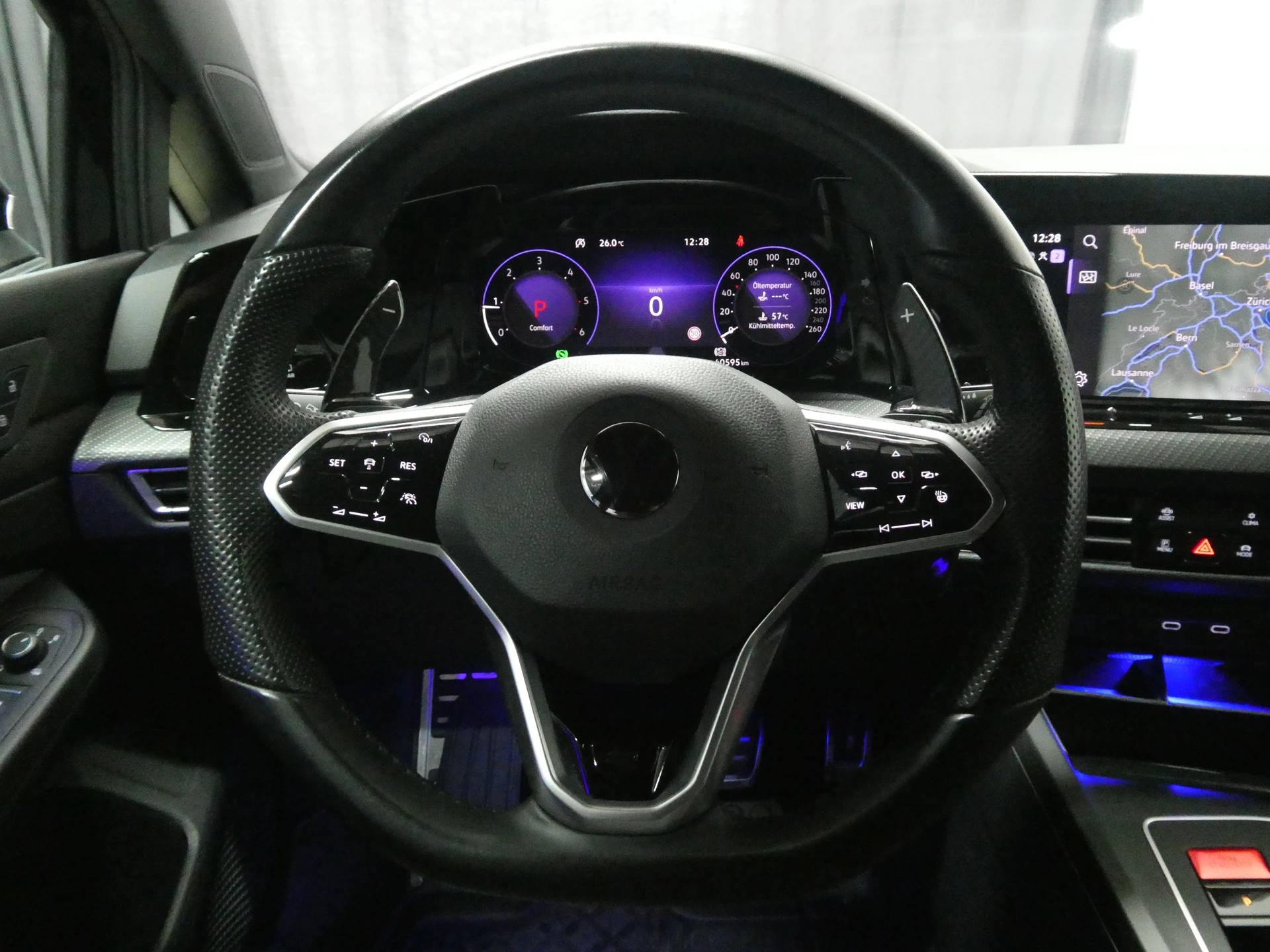 VW Golf Variant 2.0 TDI R-Line DSG - Black Style - IQ Light - Navi - Leder/Alcantara - Sportsitze - Ambiente - 150 PS-image-14