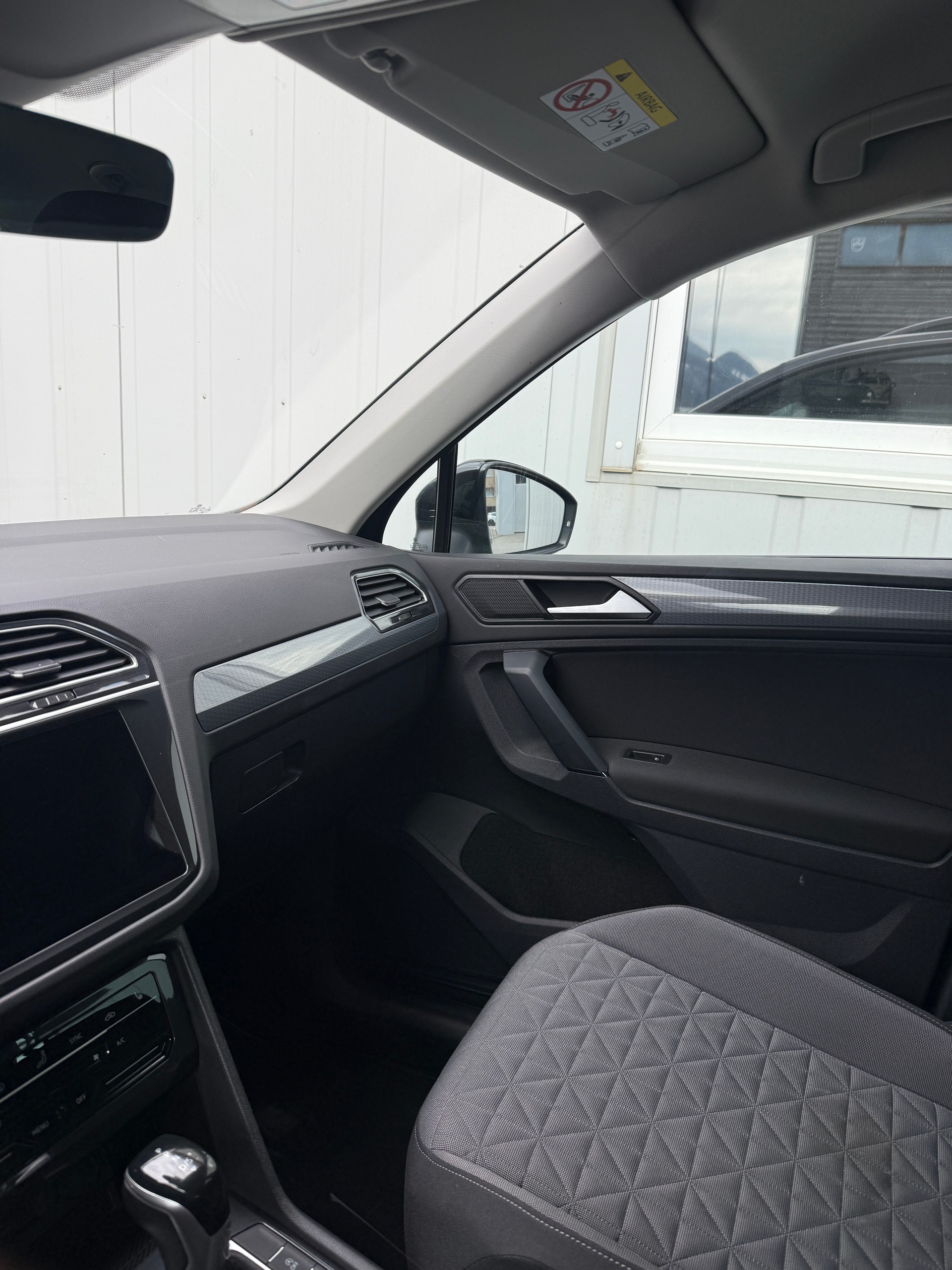 VW Tiguan 2.0TSI Life 4Motion DSG-image-16