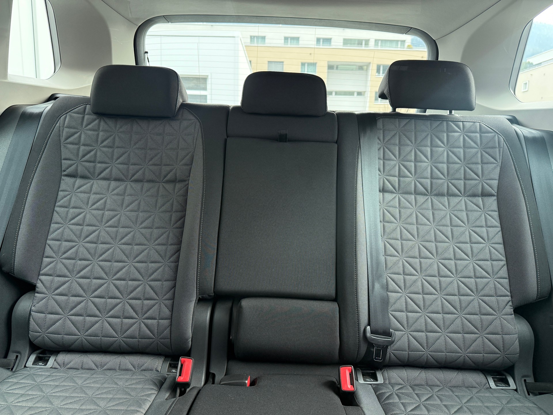VW Tiguan 2.0TSI Life 4Motion DSG-image-17