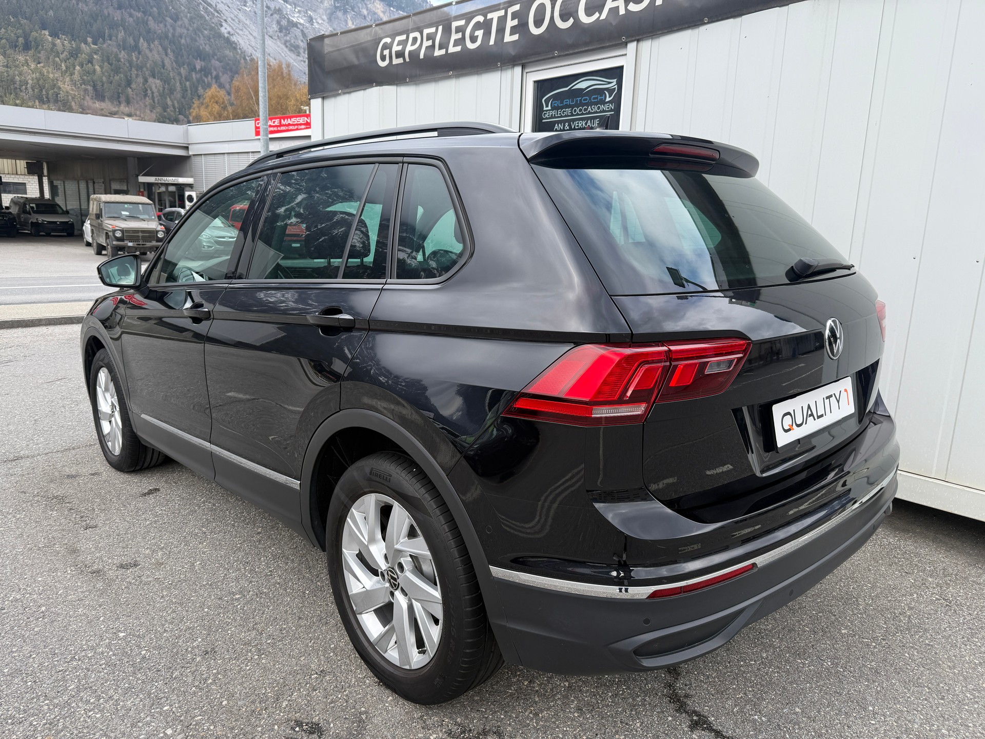 VW Tiguan 2.0TSI Life 4Motion DSG-image-5
