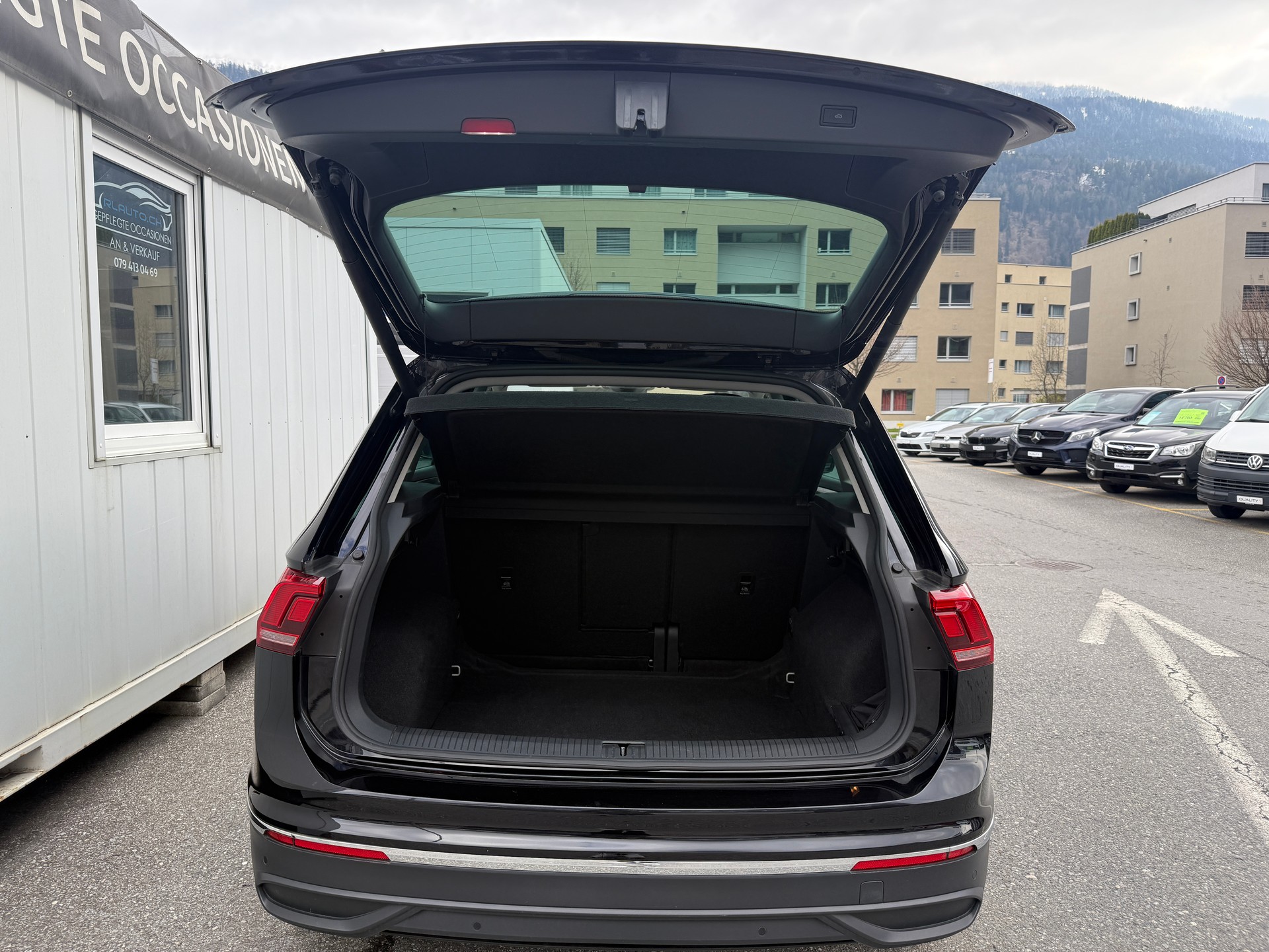 VW Tiguan 2.0TSI Life 4Motion DSG-image-4