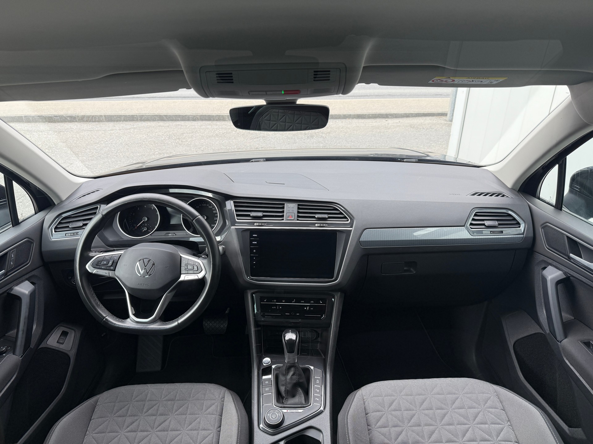 VW Tiguan 2.0TSI Life 4Motion DSG-image-15