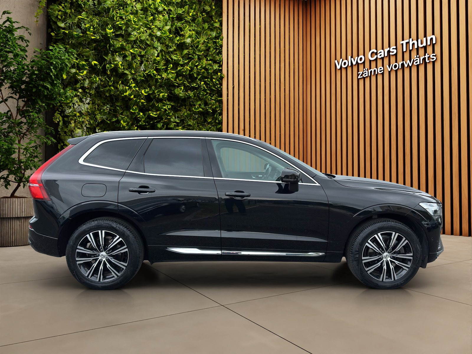 VOLVO XC60 2.0 B5 MH Inscription AWD-image-3