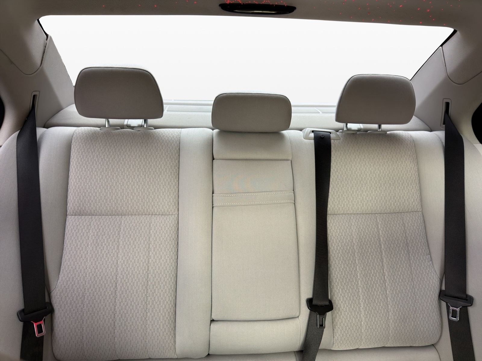 MERCEDES-BENZ C 250 Elégance 7G-Tronic-image-17