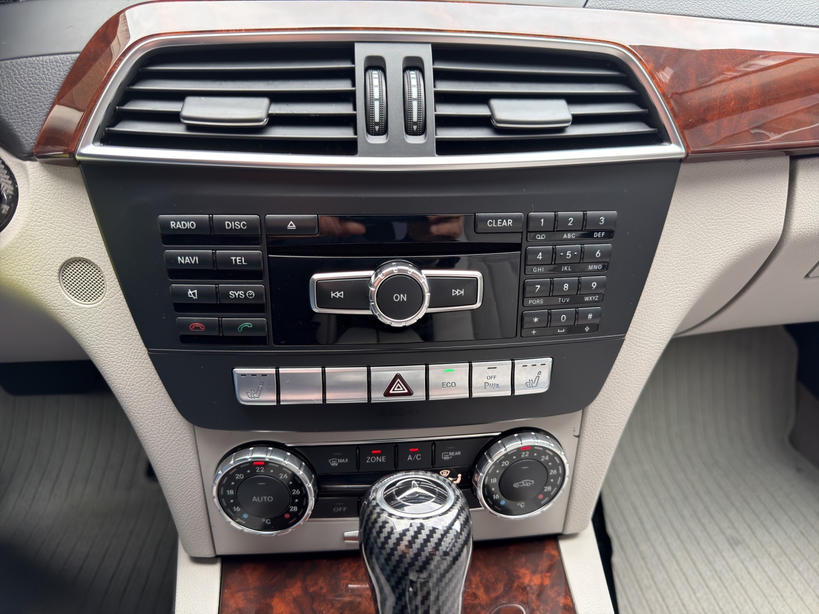 MERCEDES-BENZ C 250 Elégance 7G-Tronic-image-13