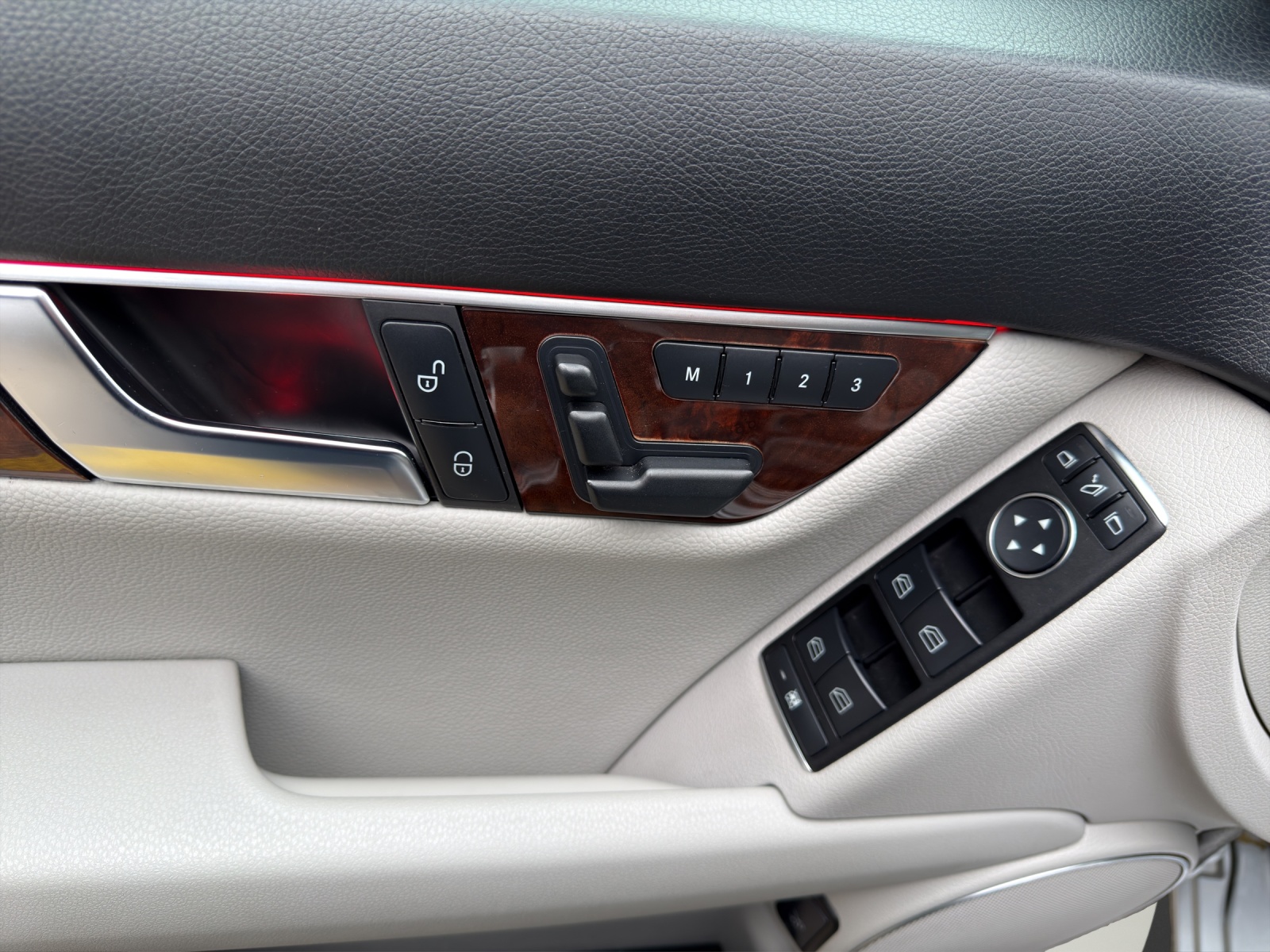 MERCEDES-BENZ C 250 Elégance 7G-Tronic-image-9