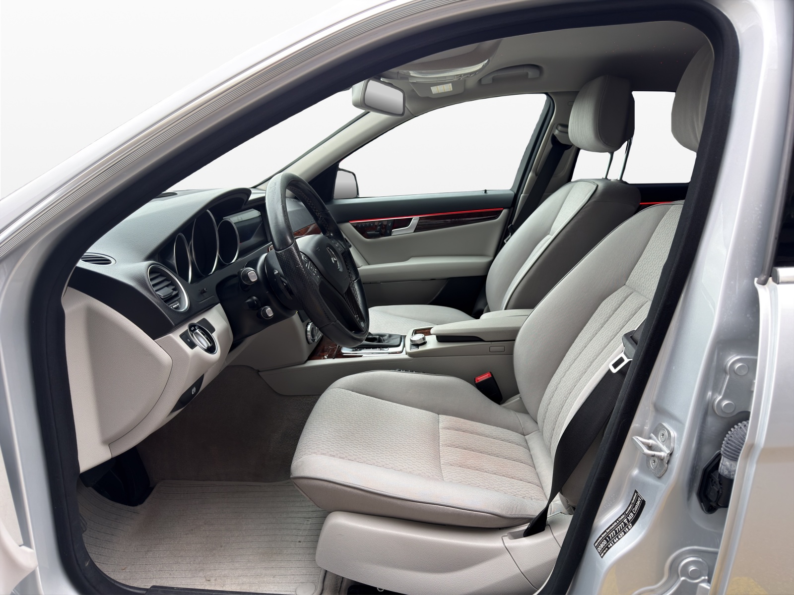 MERCEDES-BENZ C 250 Elégance 7G-Tronic-image-8